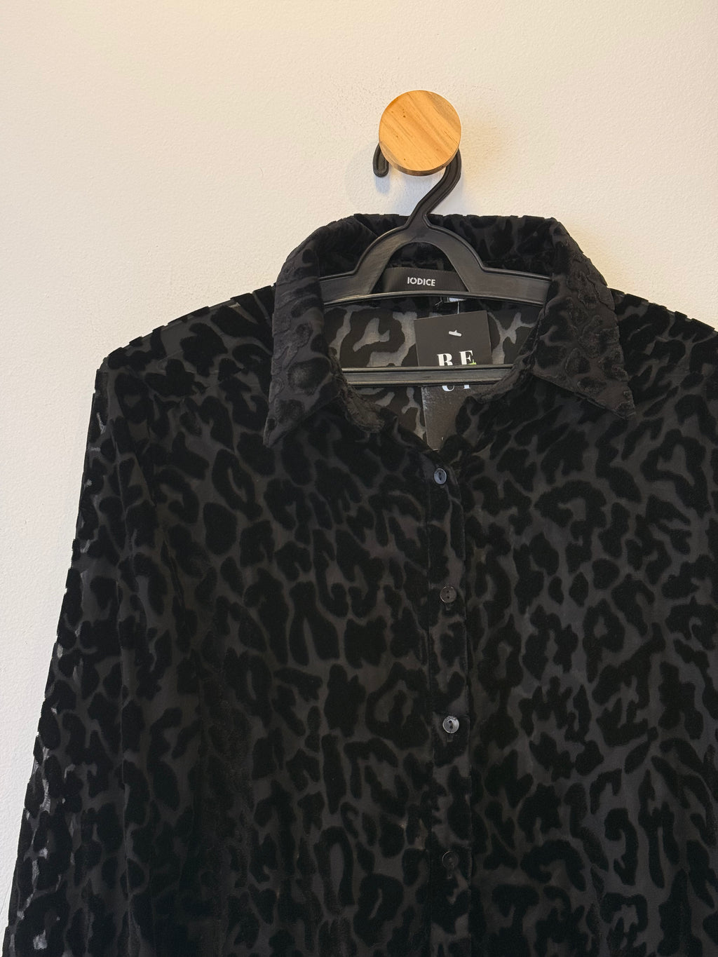 Camisa Preta Animal Print Iodice