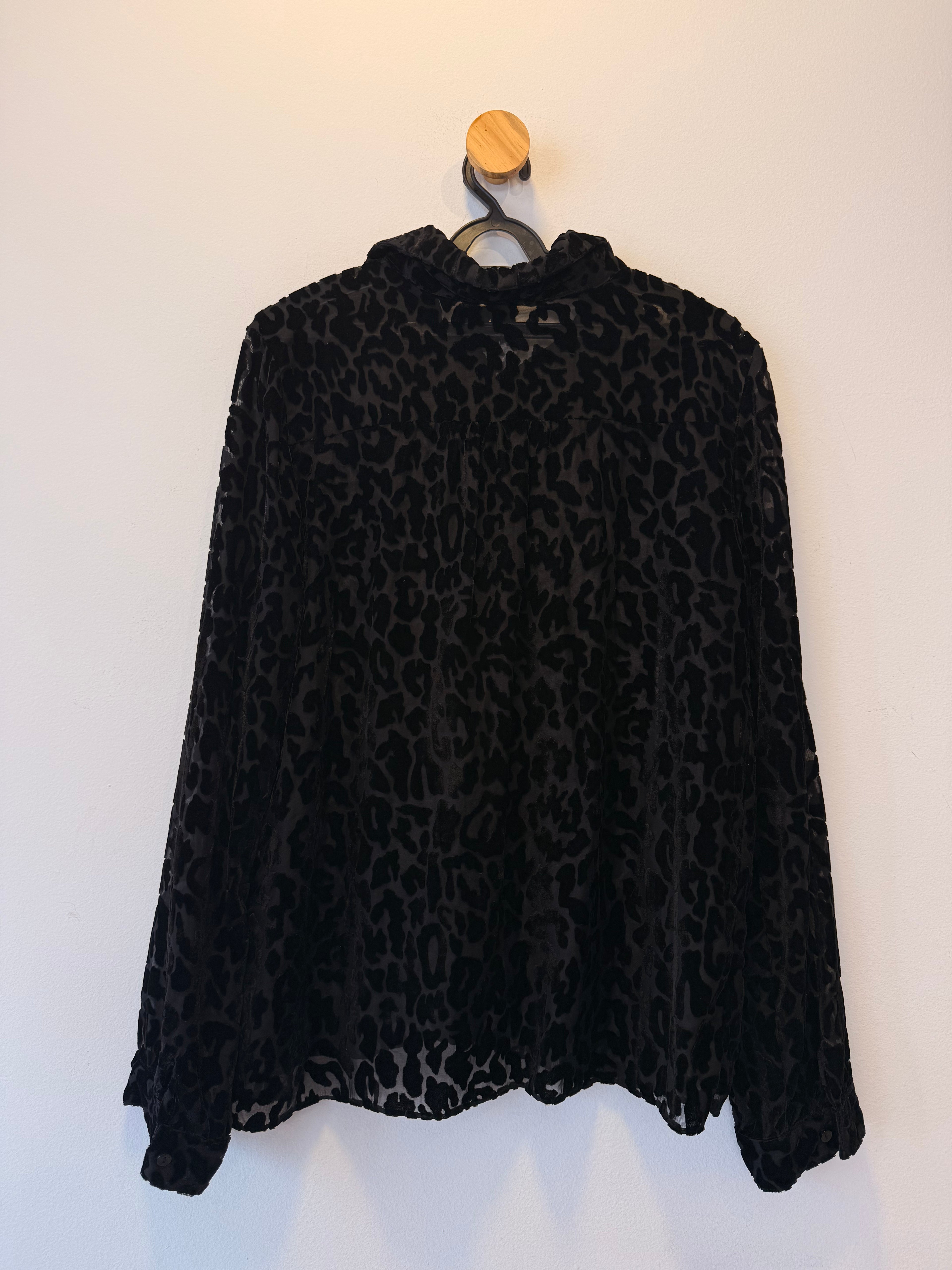 Camisa Preta Animal Print Iodice