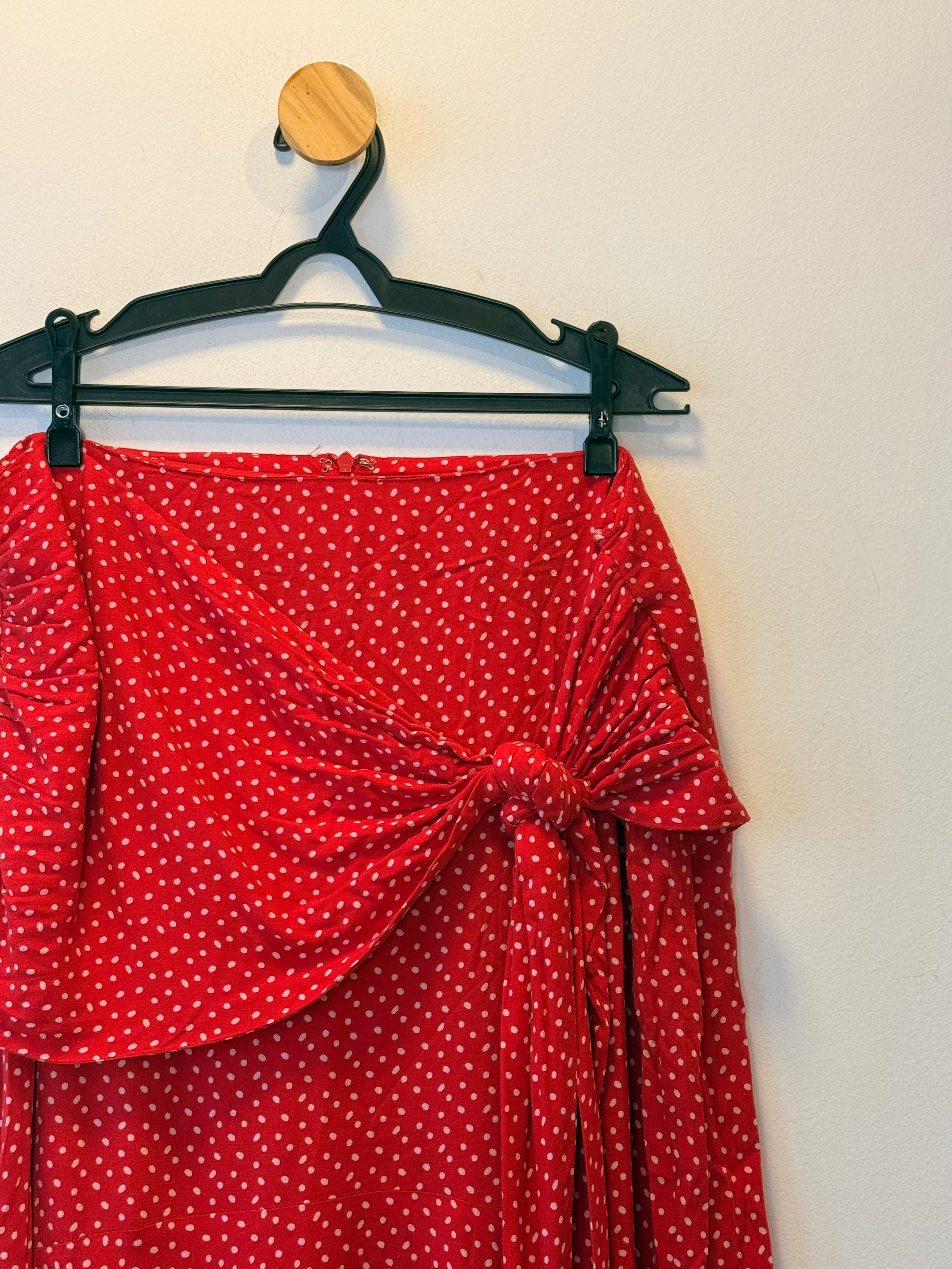 Saia Poá Vermelha Shoulder