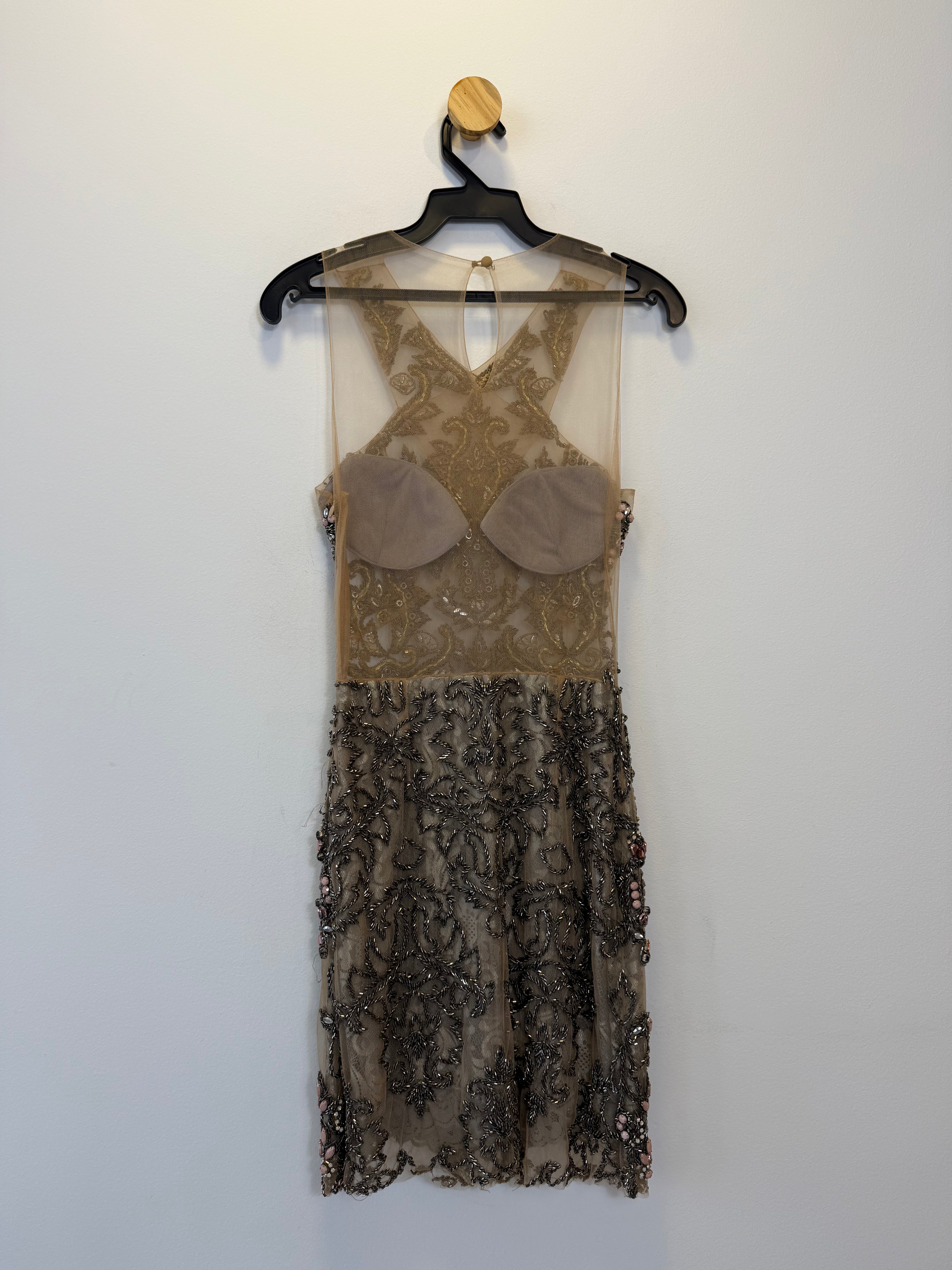 Vestido de Festa Curto em Tule Bordado com Pedraria