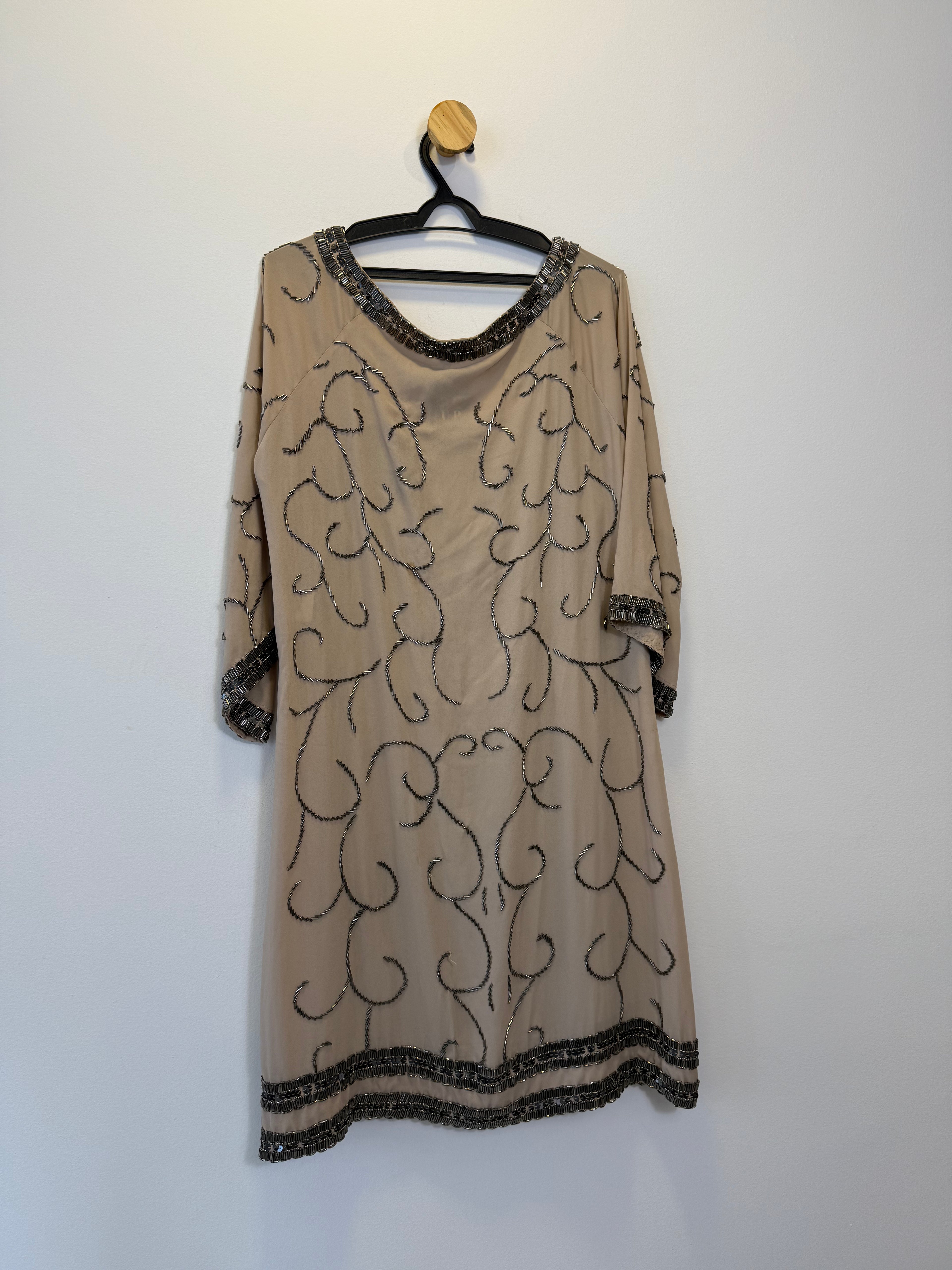 Vestido Curto Bordado