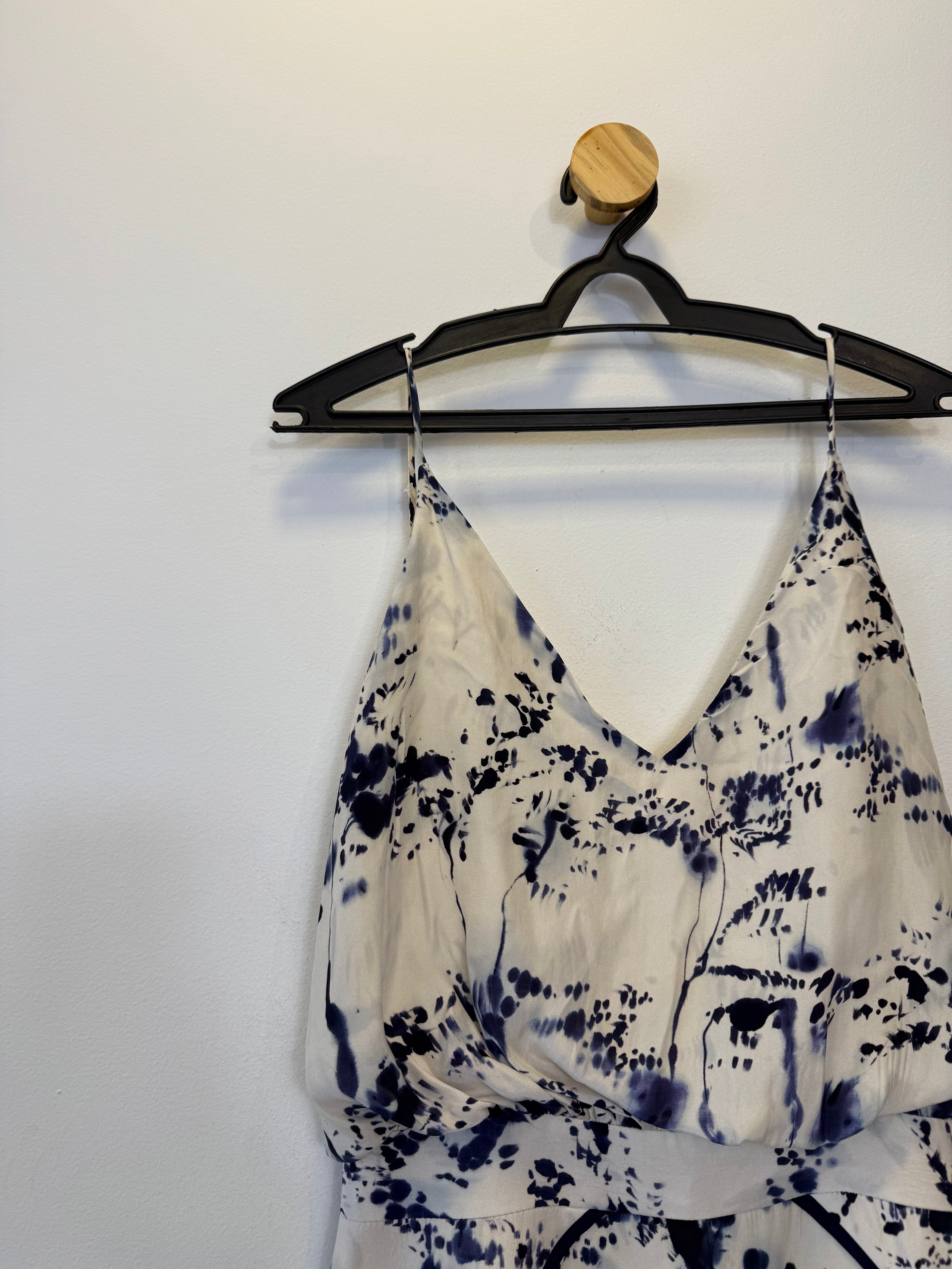 Vestido Longo Branco com detalhes em Azul