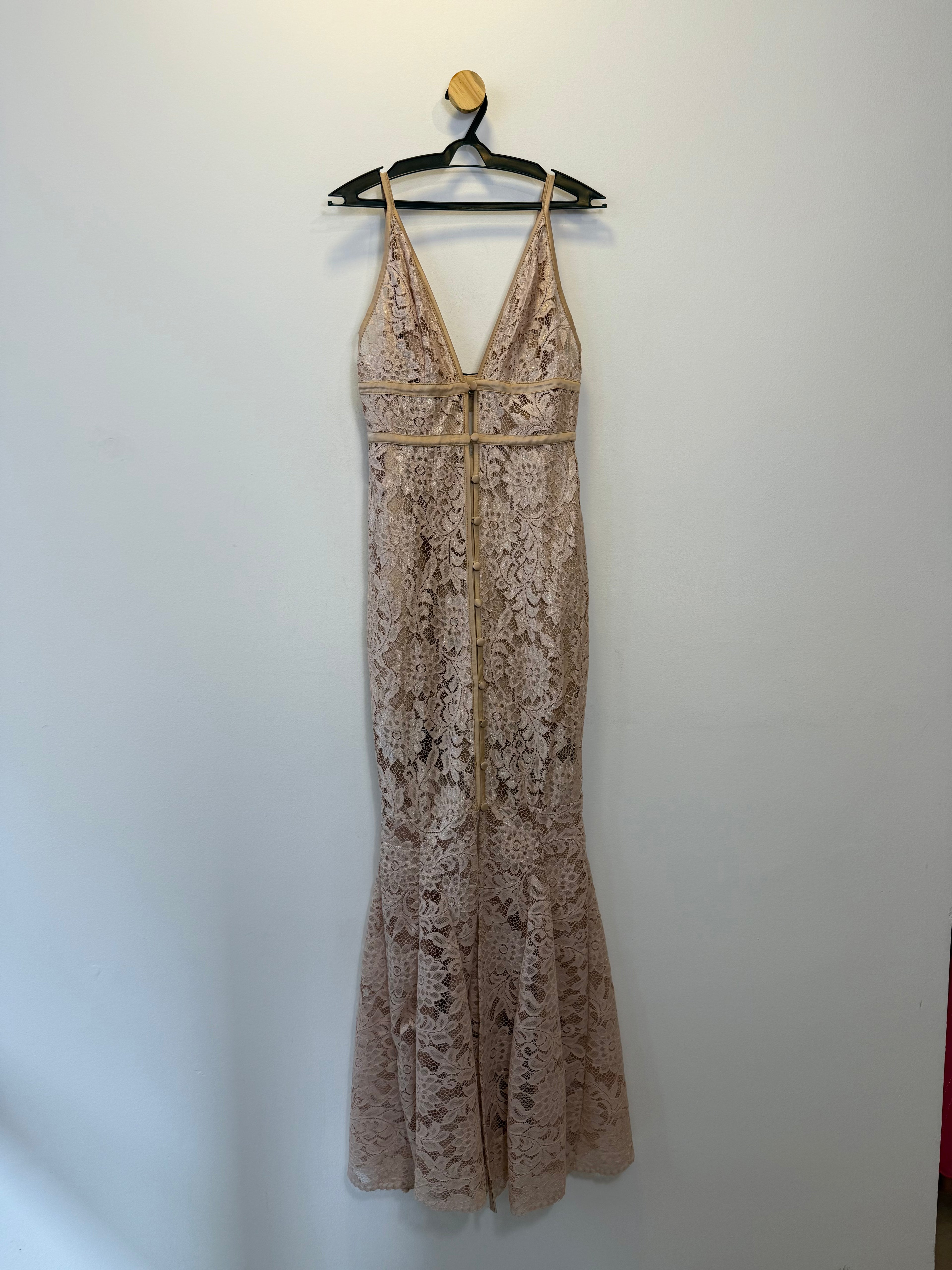 Vestido de Festa  em Renda Longo com Cauda de Sereia