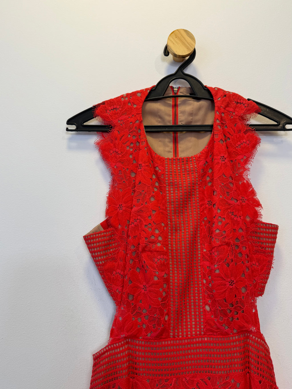 Vestido Longo Vermelho em Renda