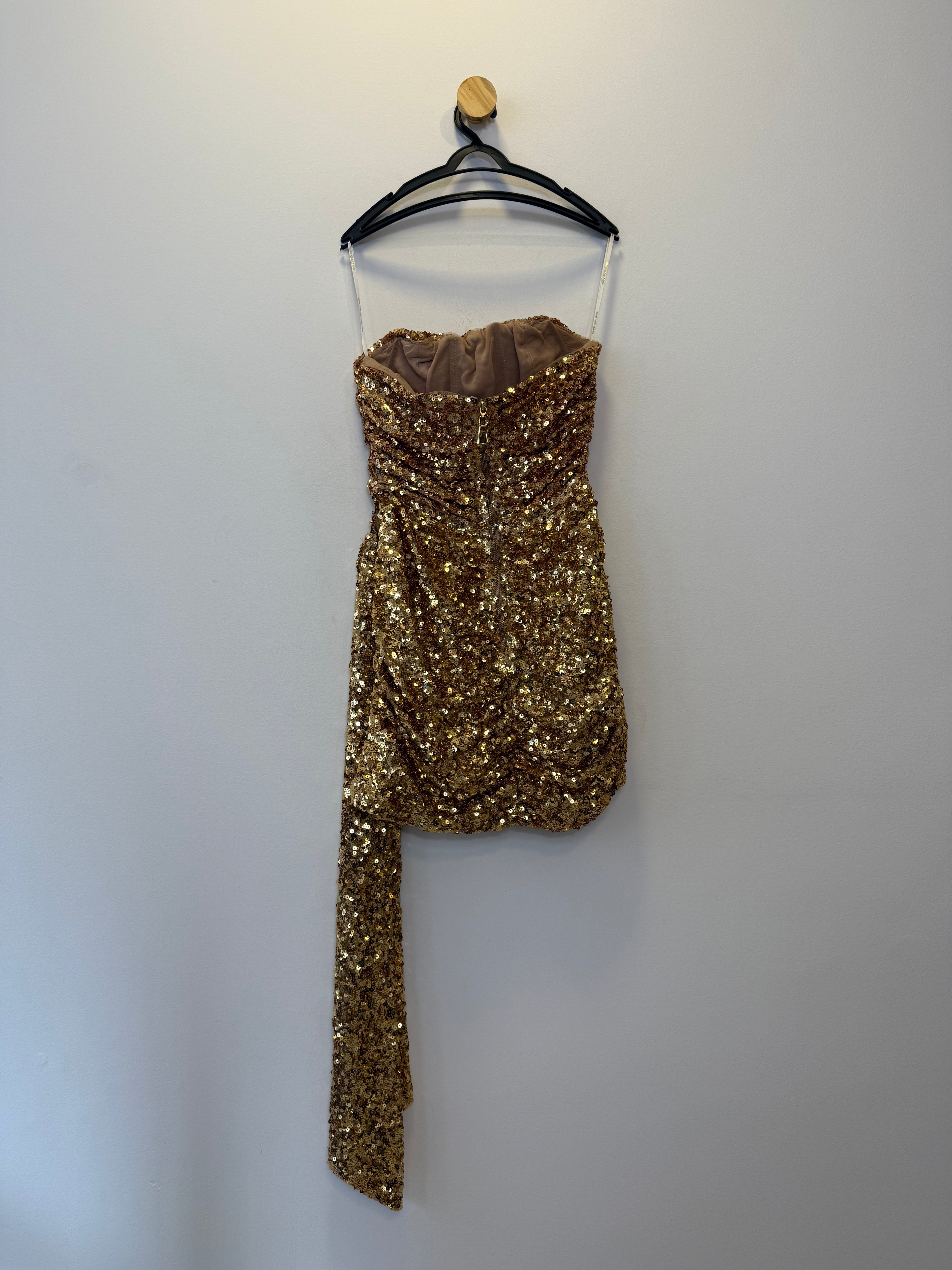 Vestido de Festa Curto Dourado em Paete