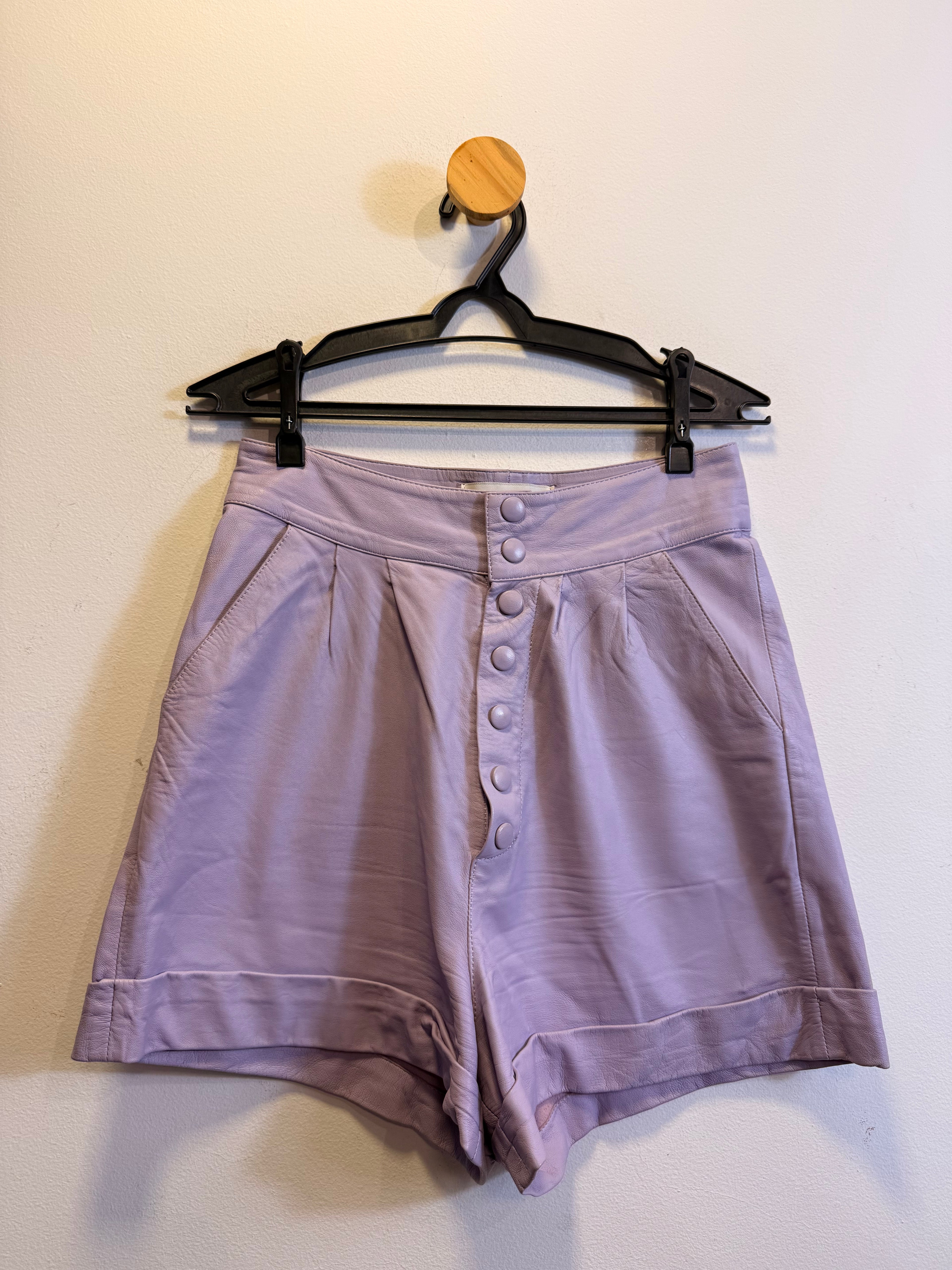 Short Lilás Couro Tannerie
