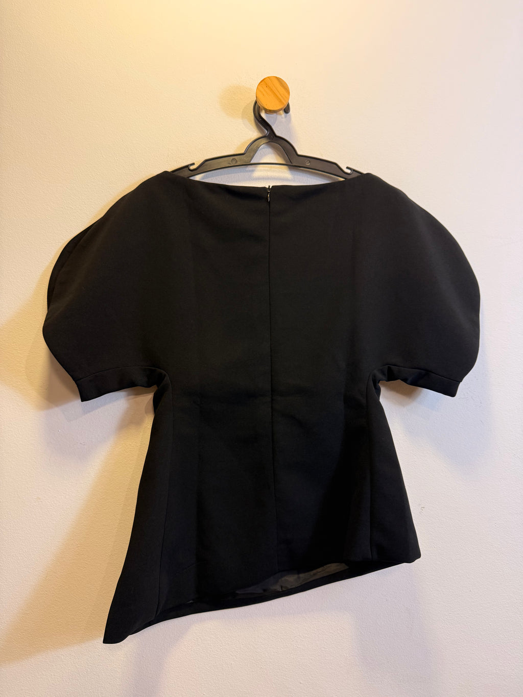 Blusa Preta Assimétrica