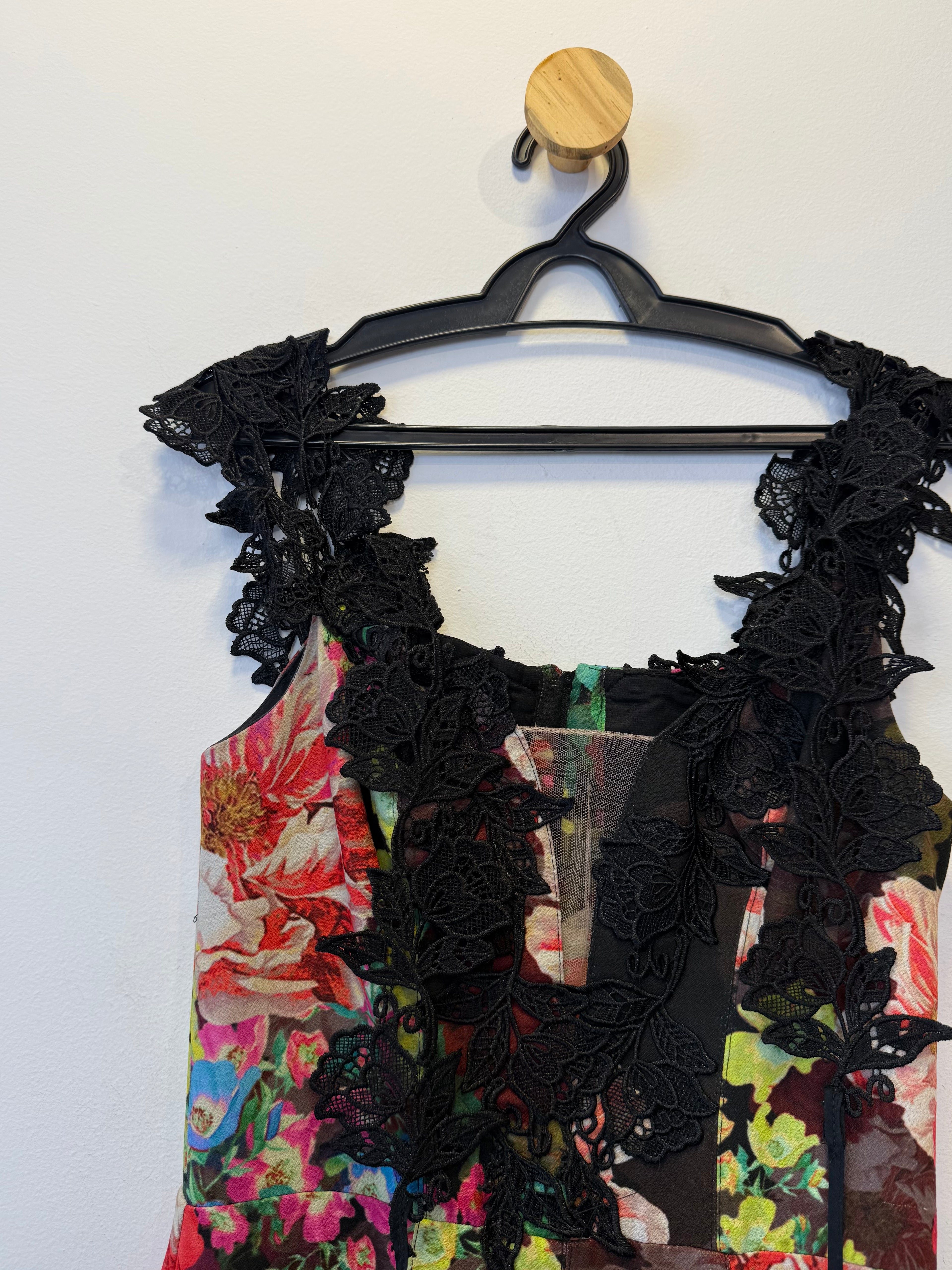 Vestido de Festa Longo Floral e Renda