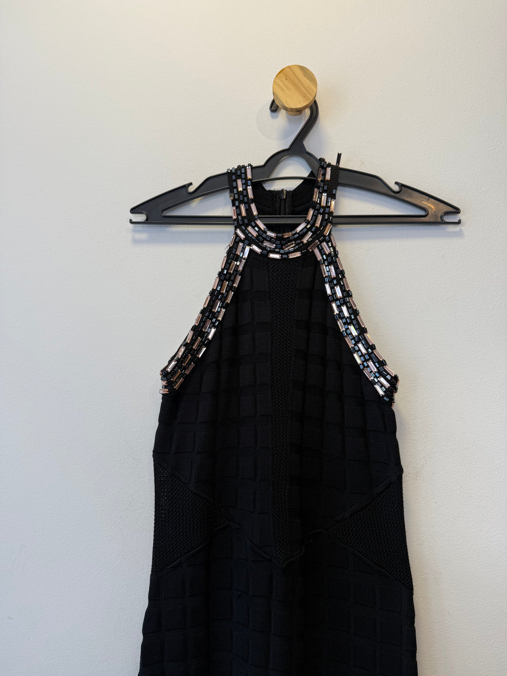 Vestido de Festa Longo Preto Pedraria na Gola
