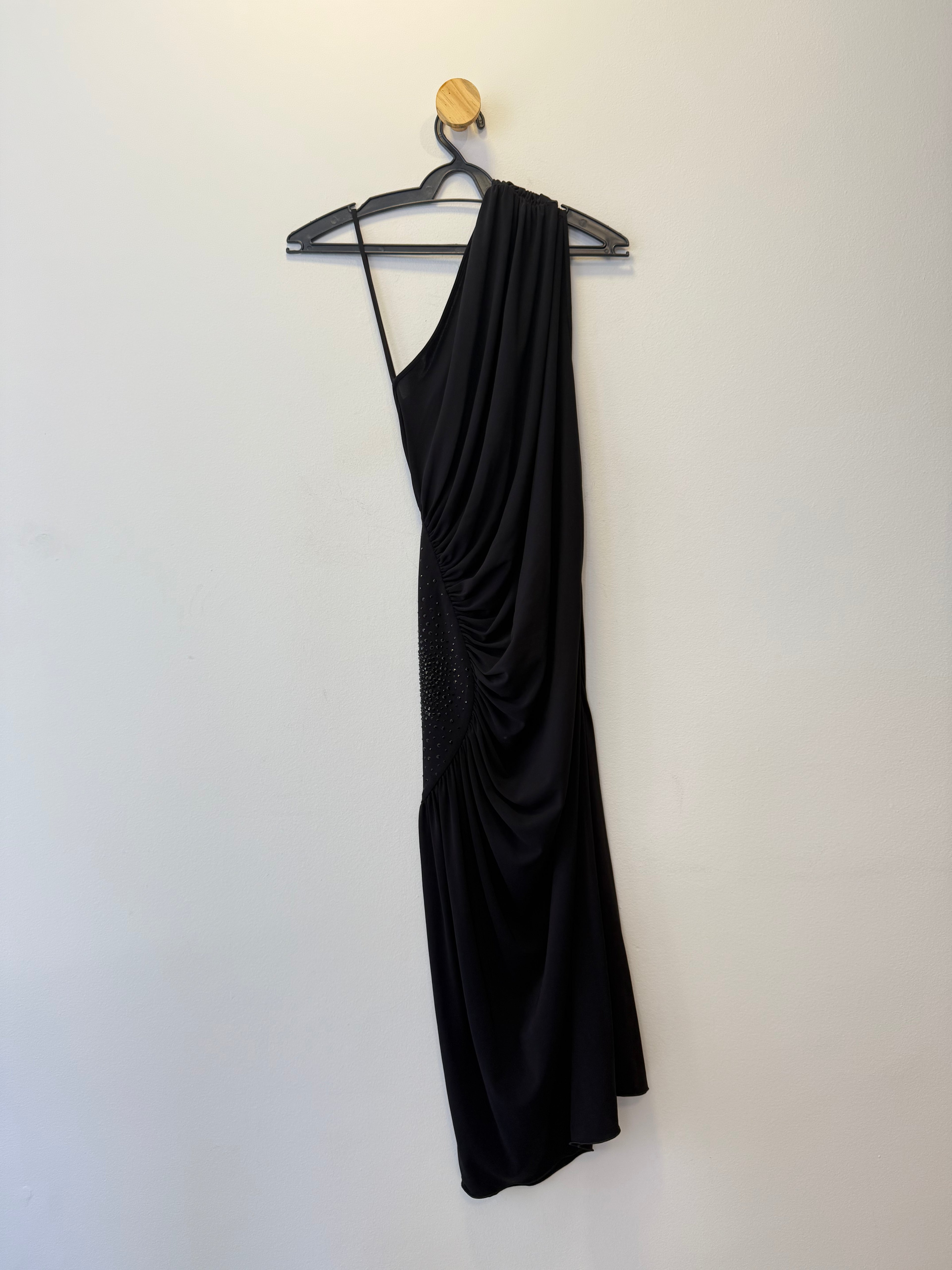 Vestido de Festa Preto Drapeado e Pedraria