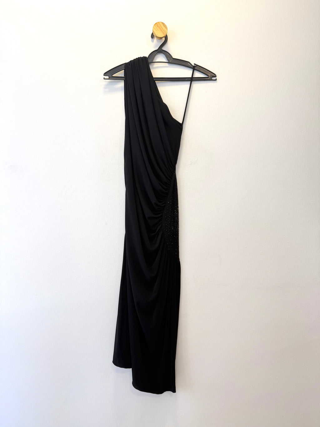 Vestido de Festa Preto Drapeado e Pedraria