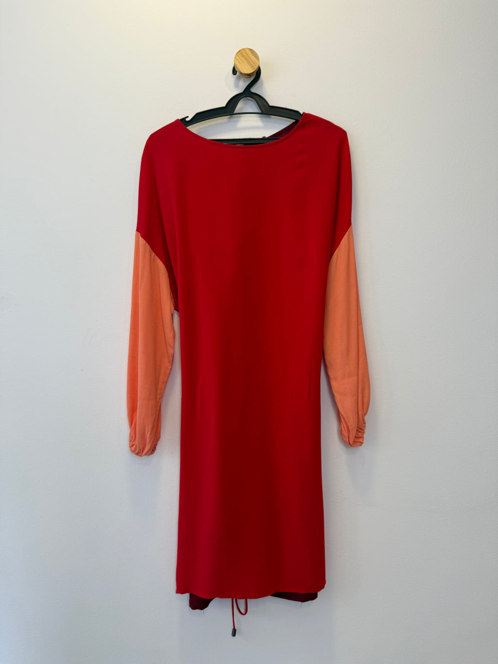 Vestido em Tons de Vermelho