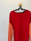 Vestido em Tons de Vermelho