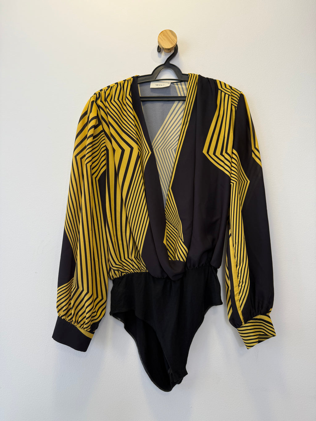 Body Preto com Amarelo