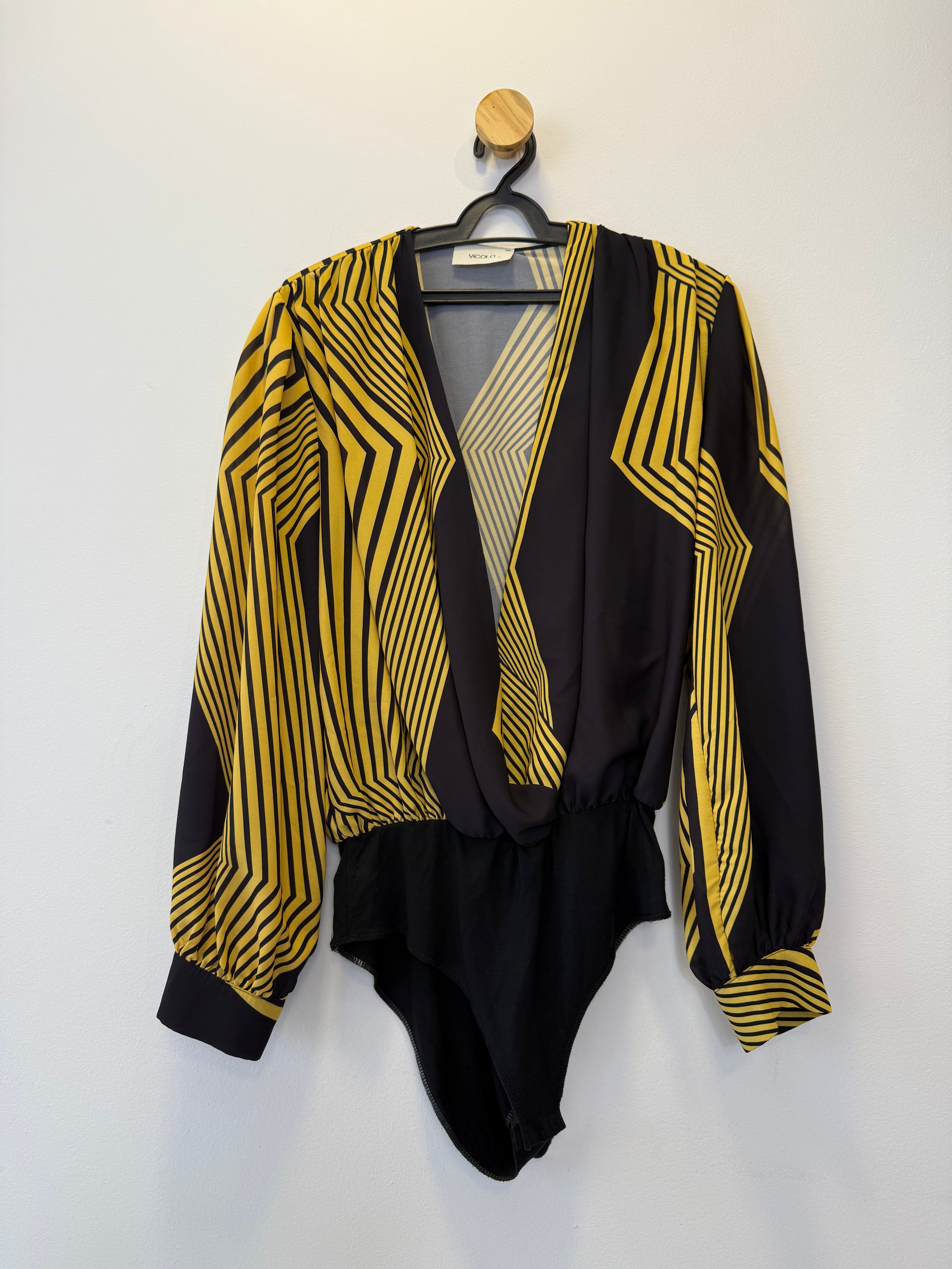 Body Preto com Amarelo