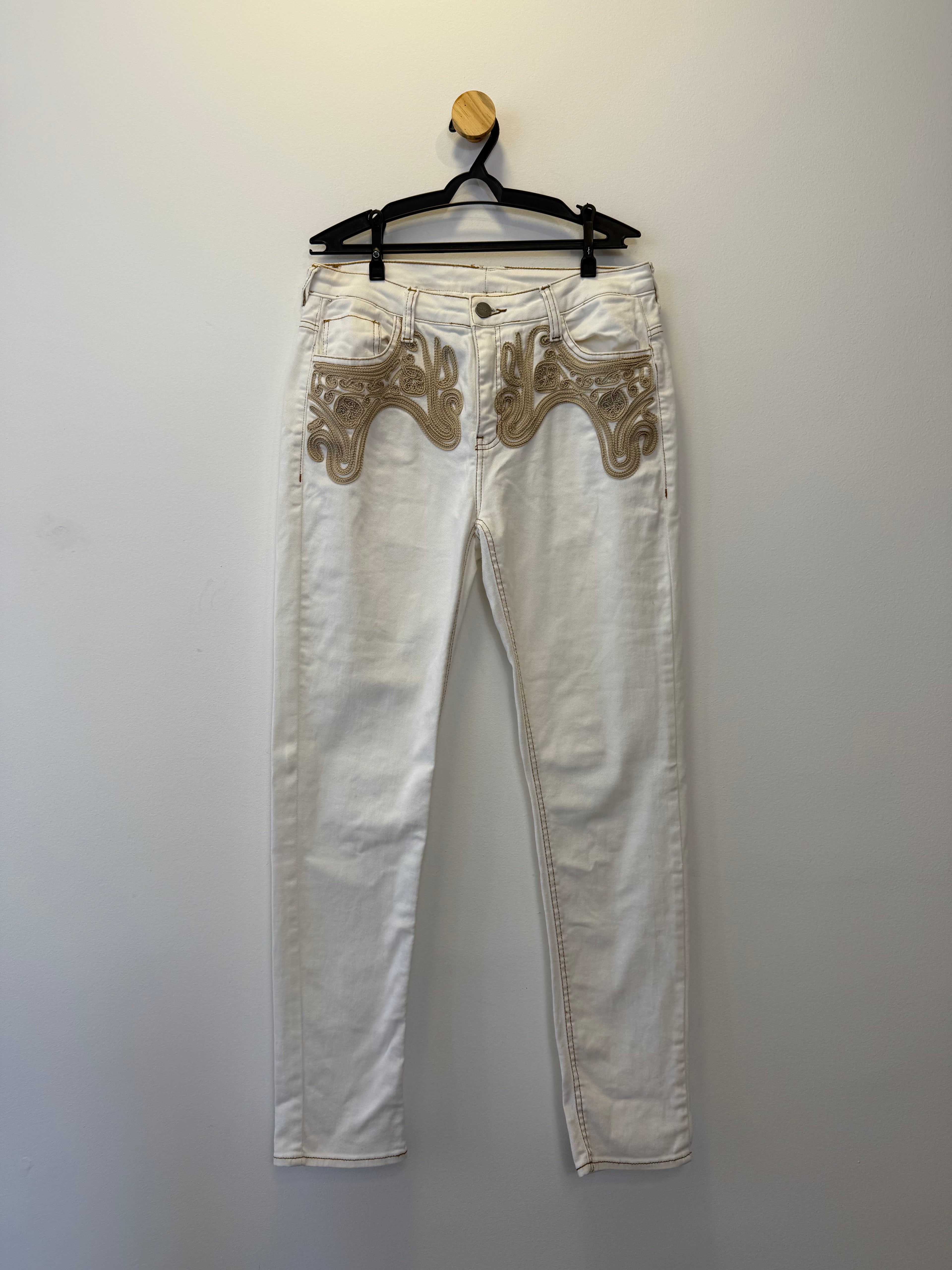 Calça Jeans Mom Bordada Le Lis Blanc