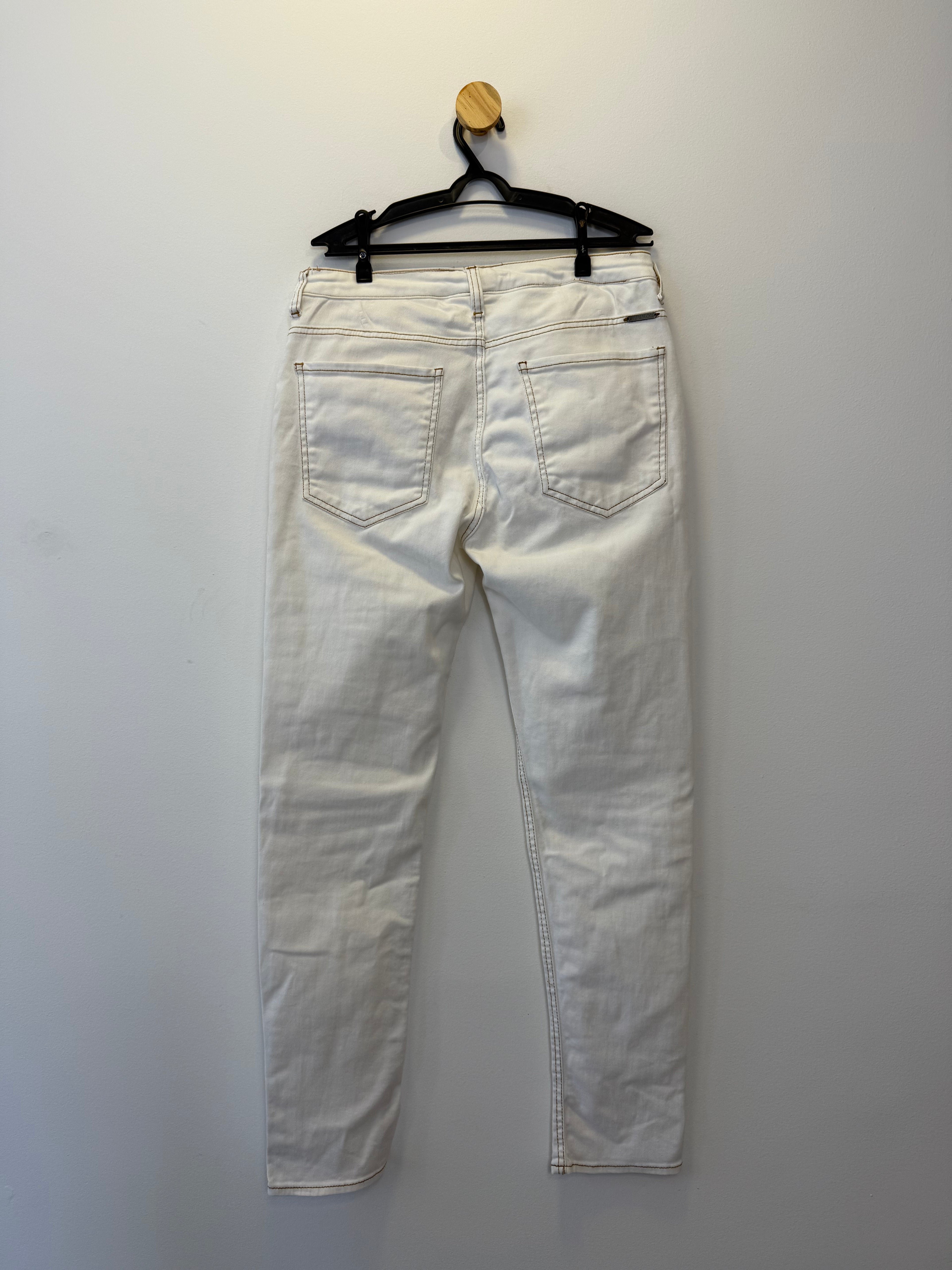 Calça Jeans Mom Bordada Le Lis Blanc