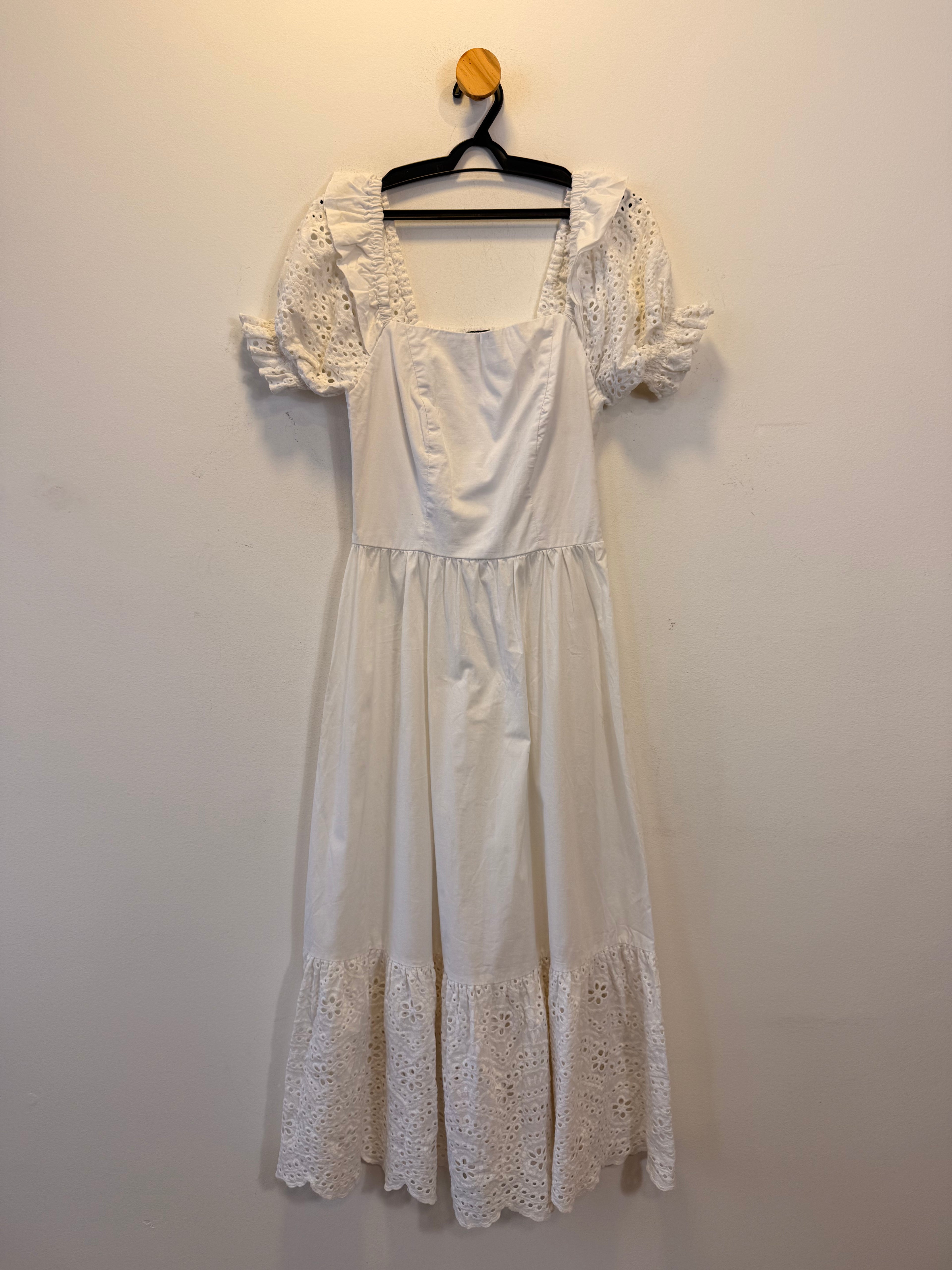 Vestido Branco Yolo Brands