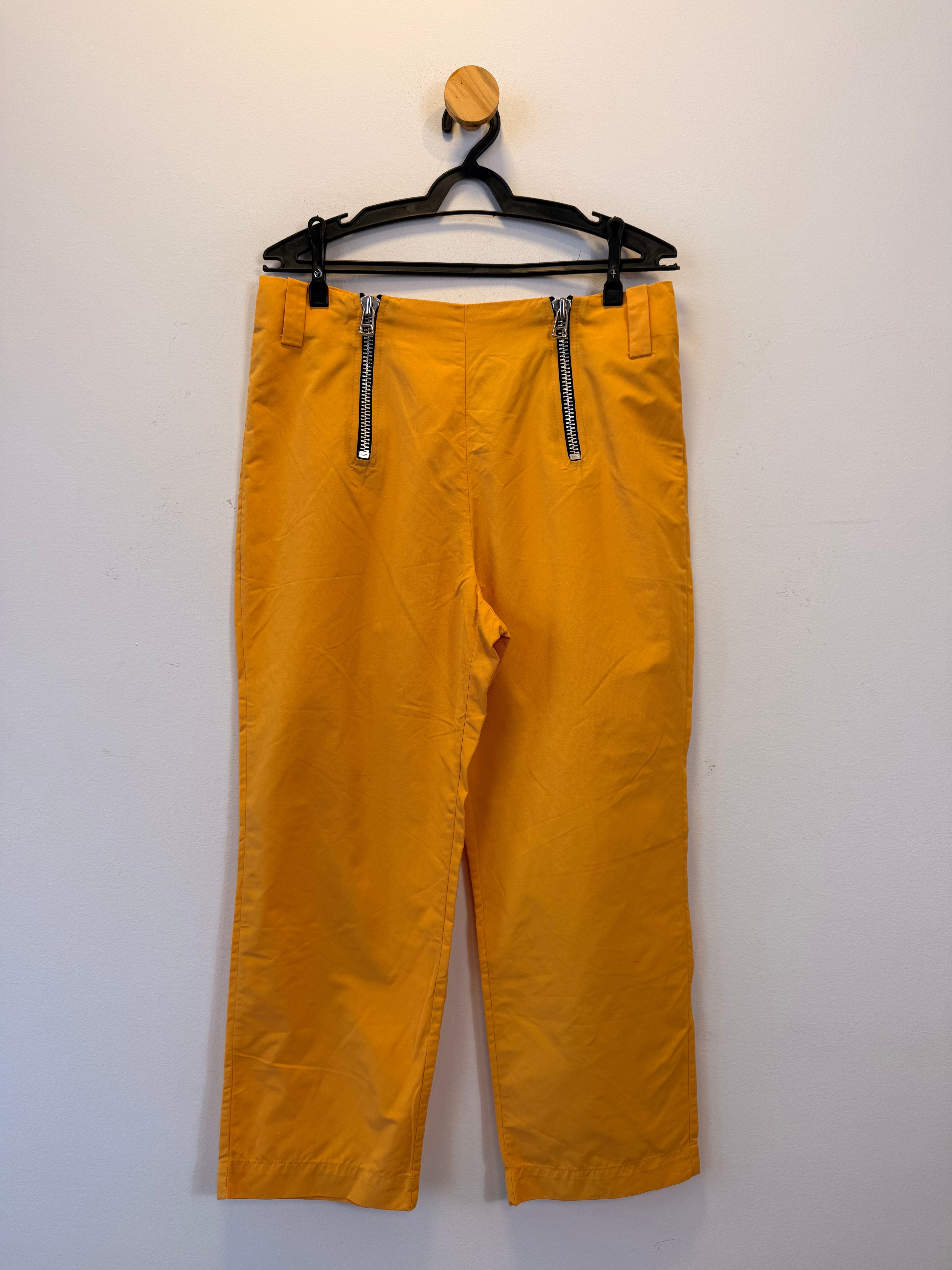 Calça Laranja Uma