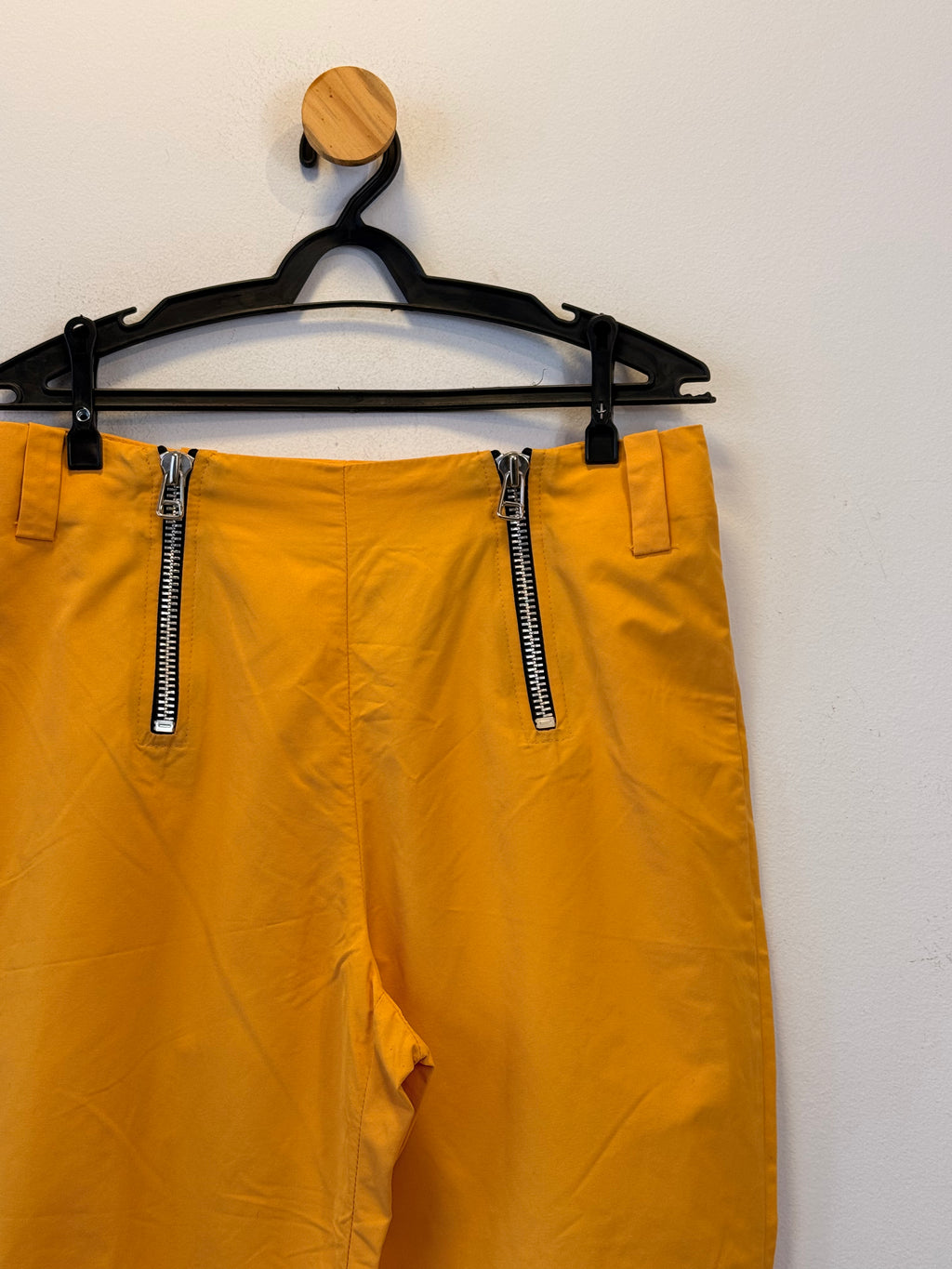 Calça Laranja Uma