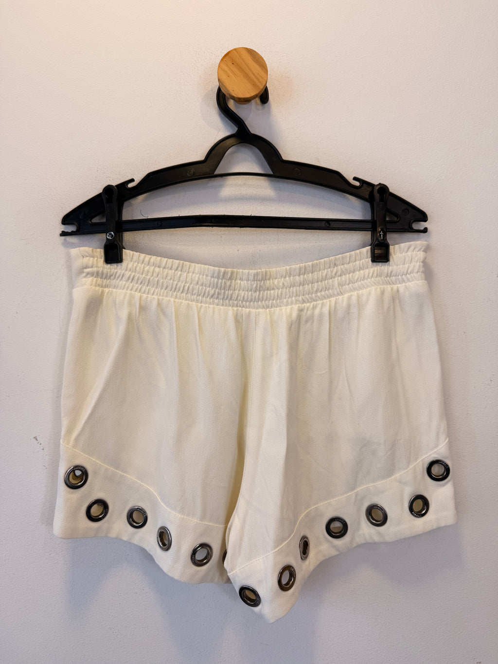 Short Branco com Ilhós Animale