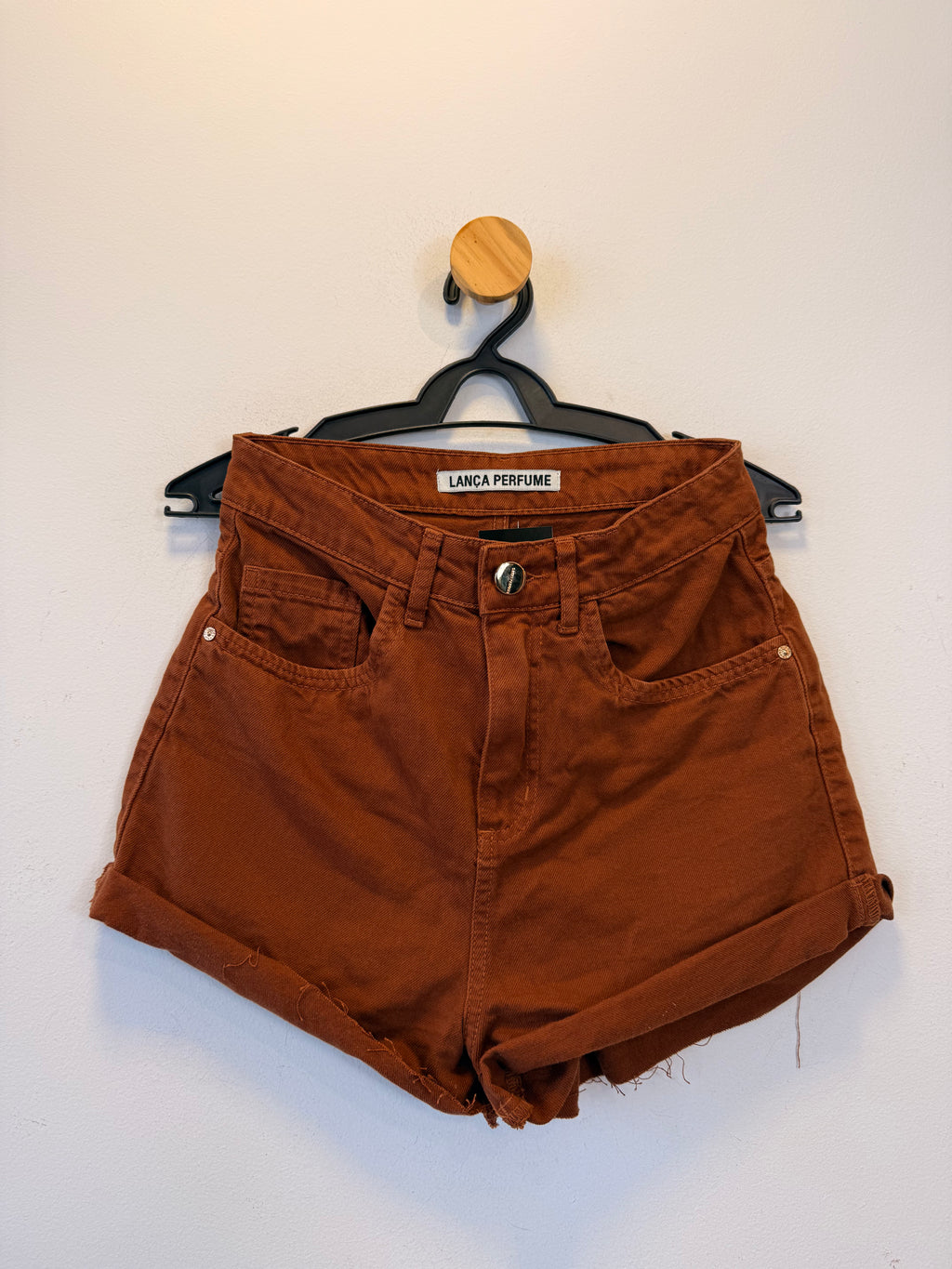 Short Jeans Lança Perfume