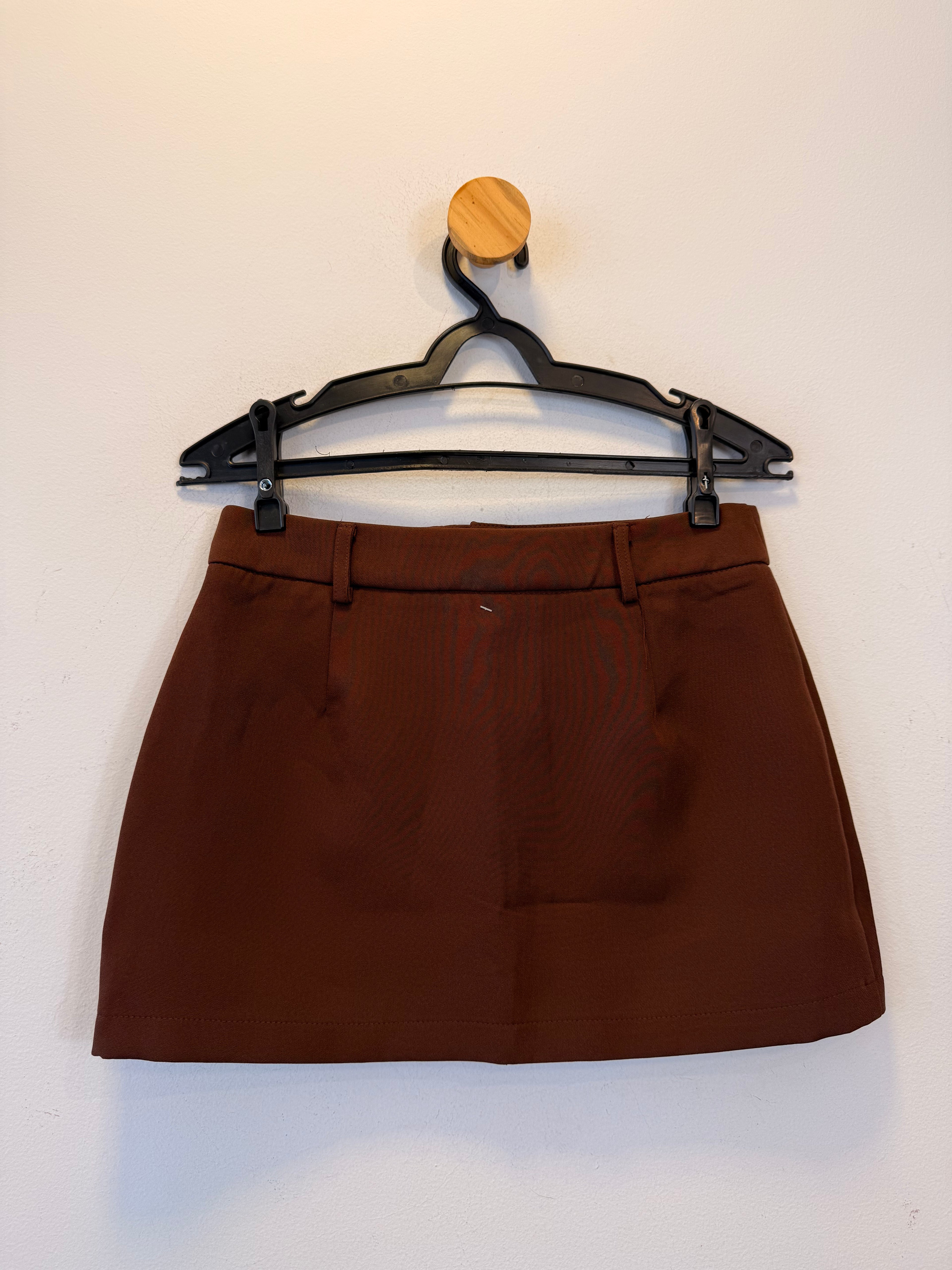 Short Saia Marrom