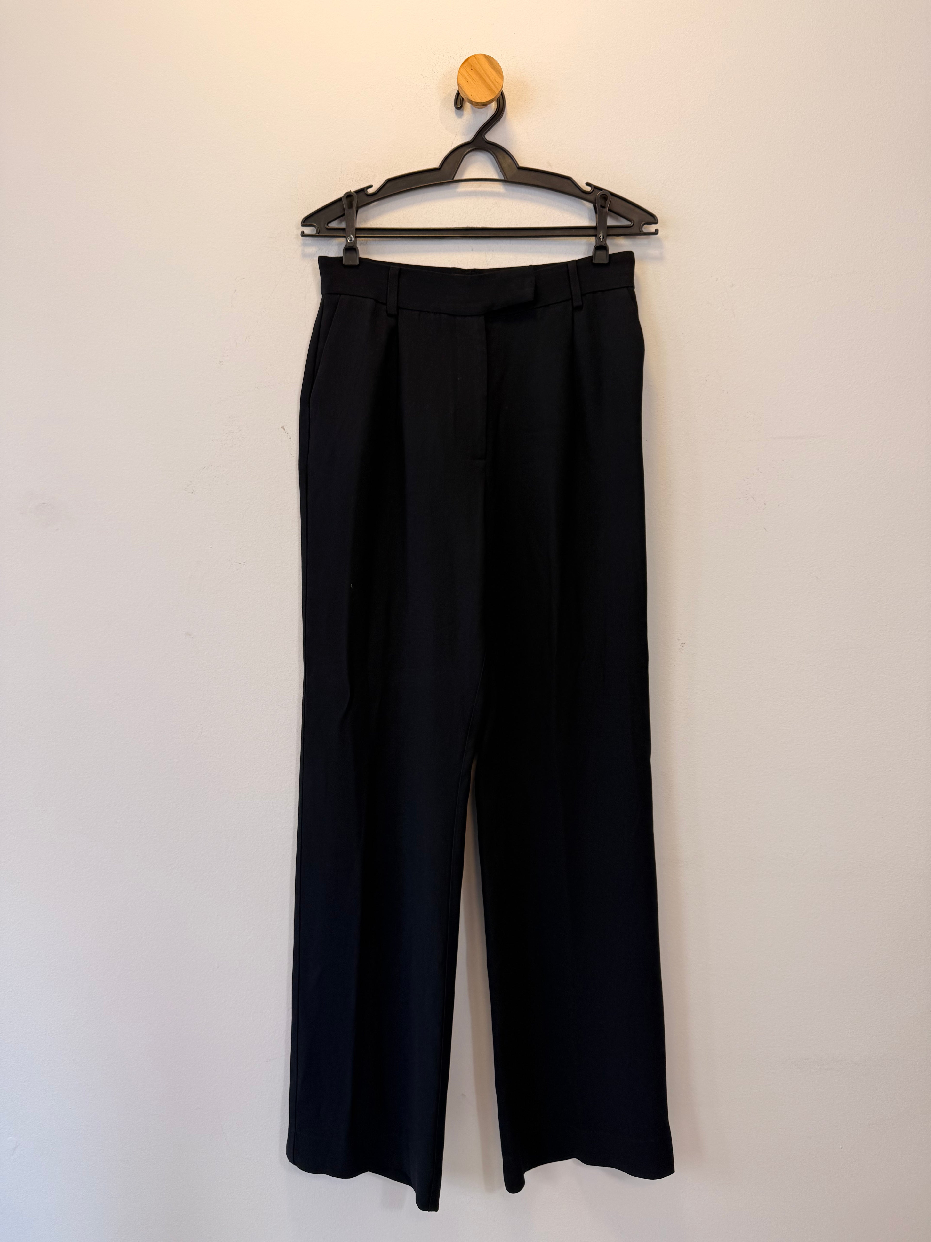 Calça Preta Camys