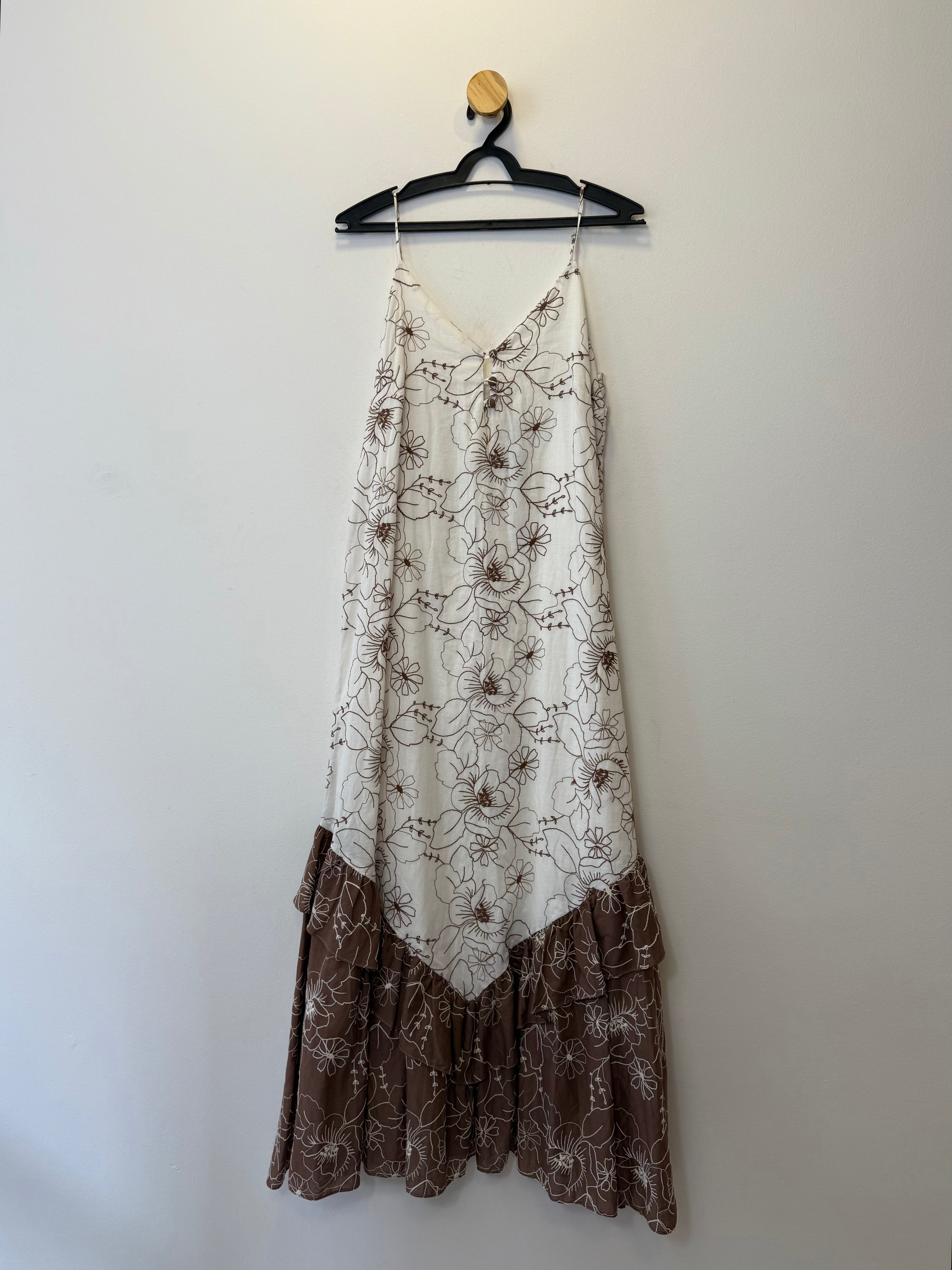 Vestido Branco e Marrom