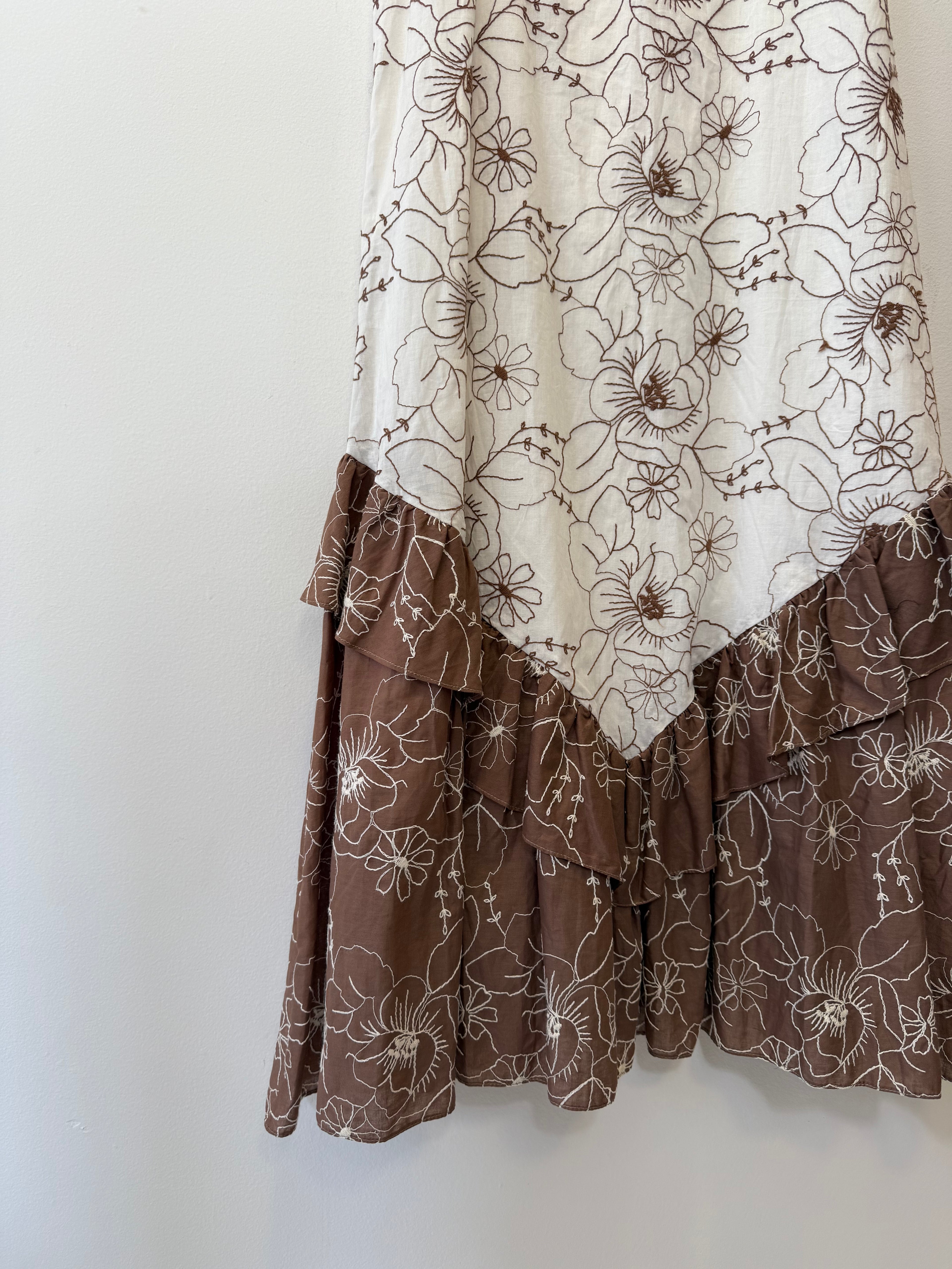 Vestido Branco e Marrom