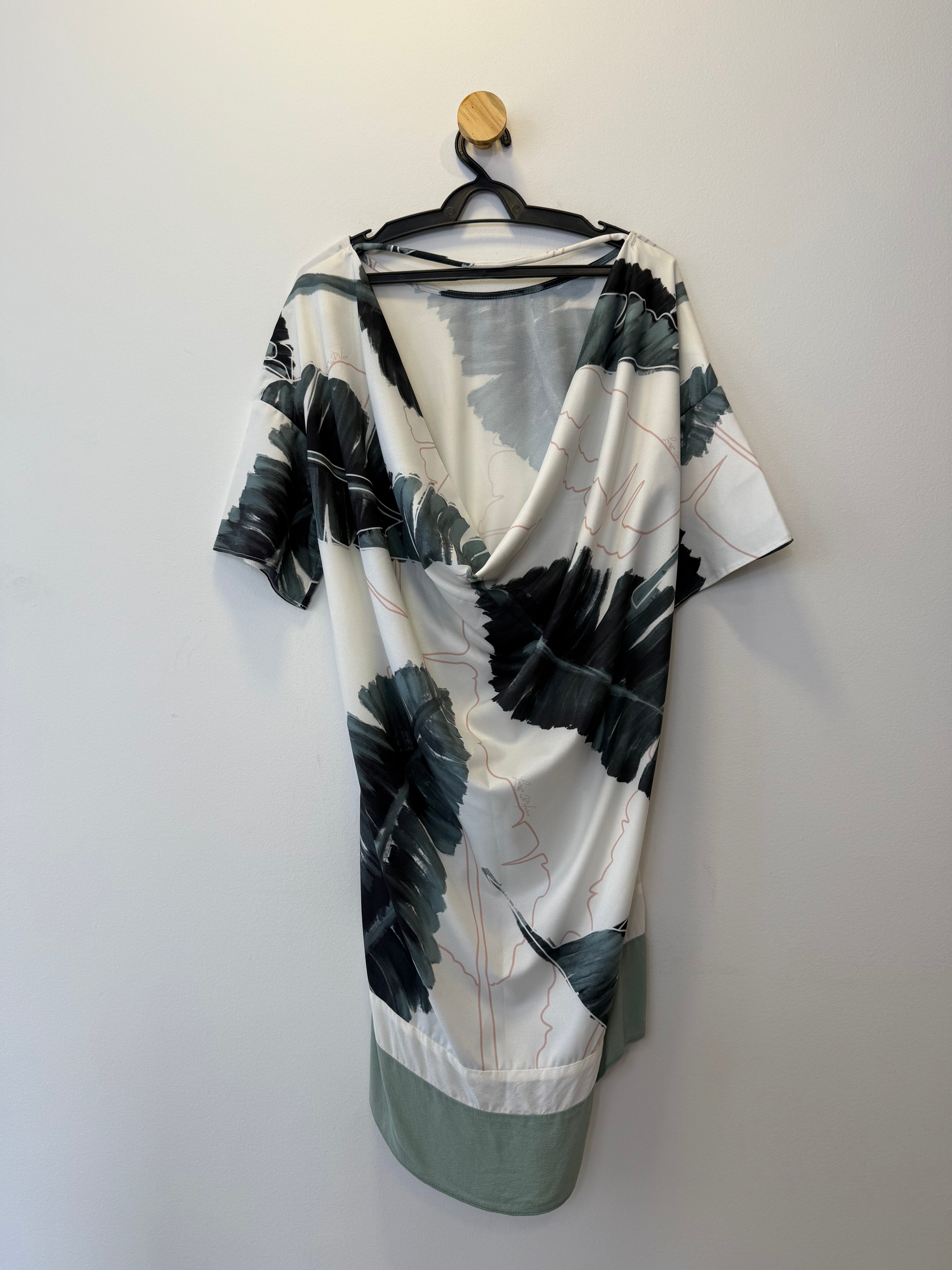 Vestido Estampado Decote Posterior