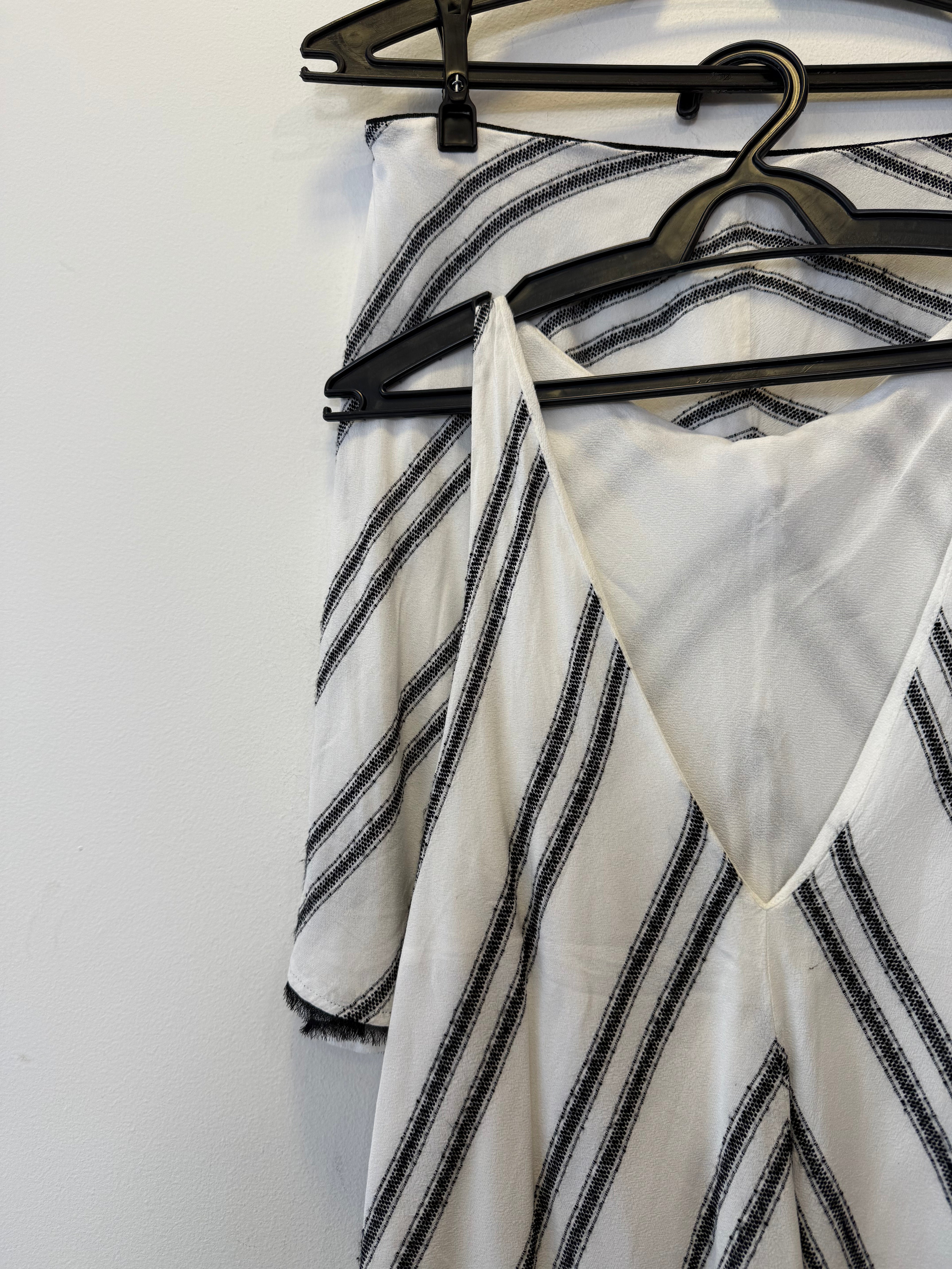 Conjunto Branco e Preto