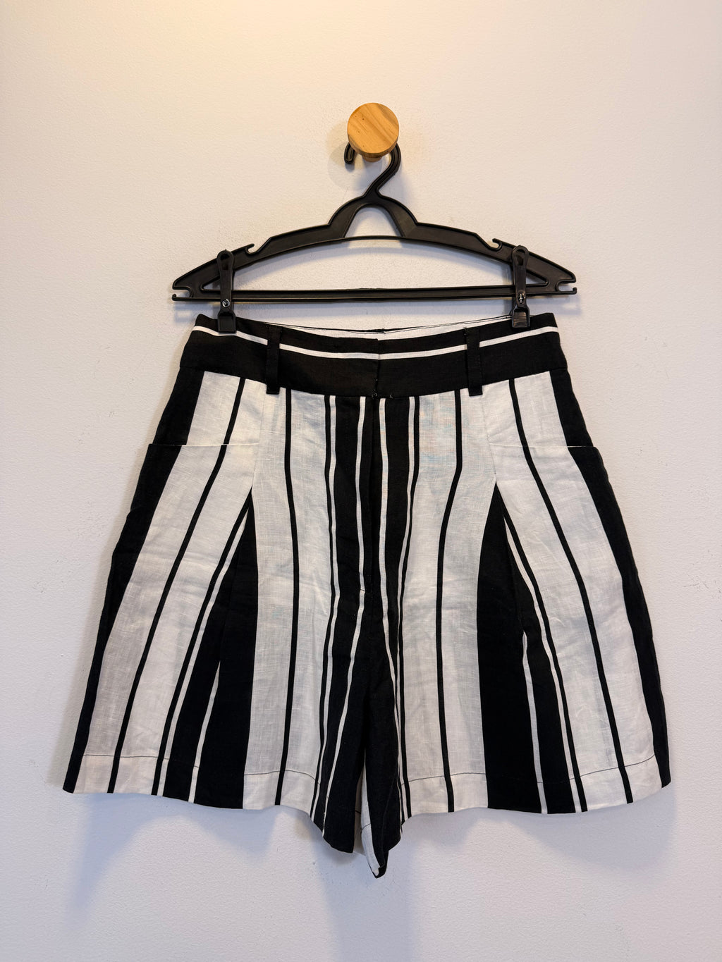 Short Listrado de Linho Souq