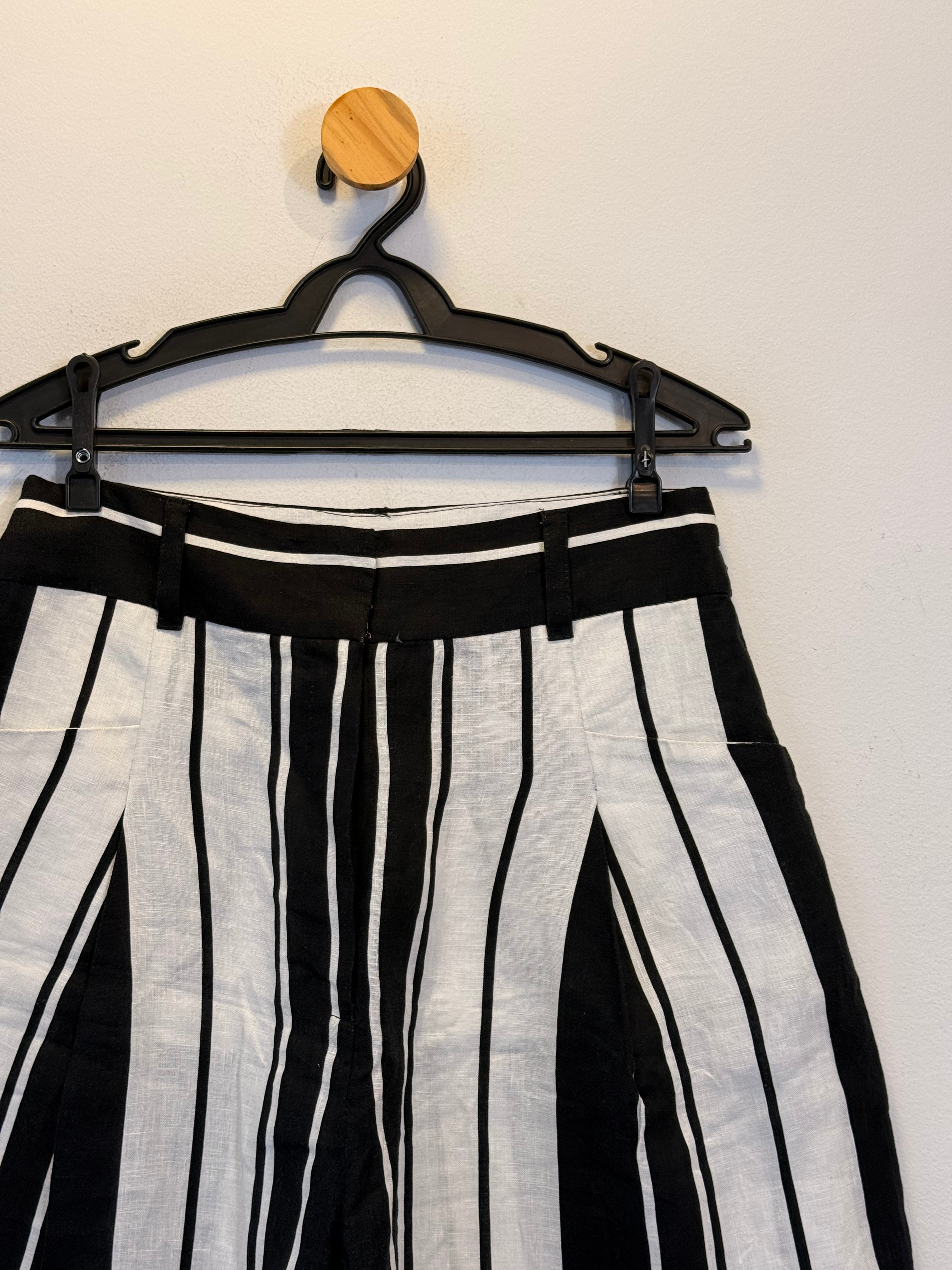 Short Listrado de Linho Souq