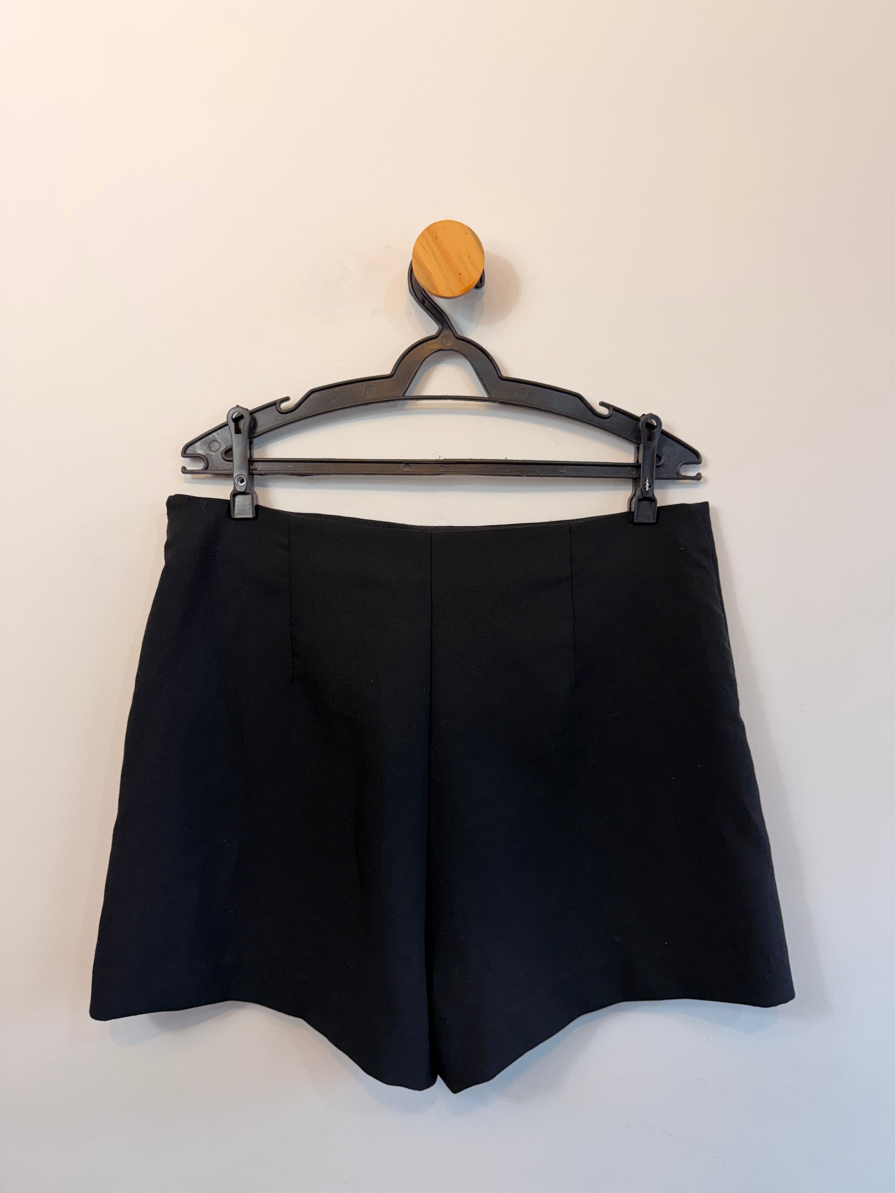 Short Saia Preto