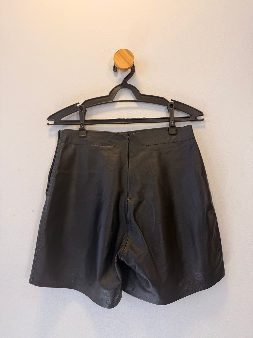 Short Preto de Couro