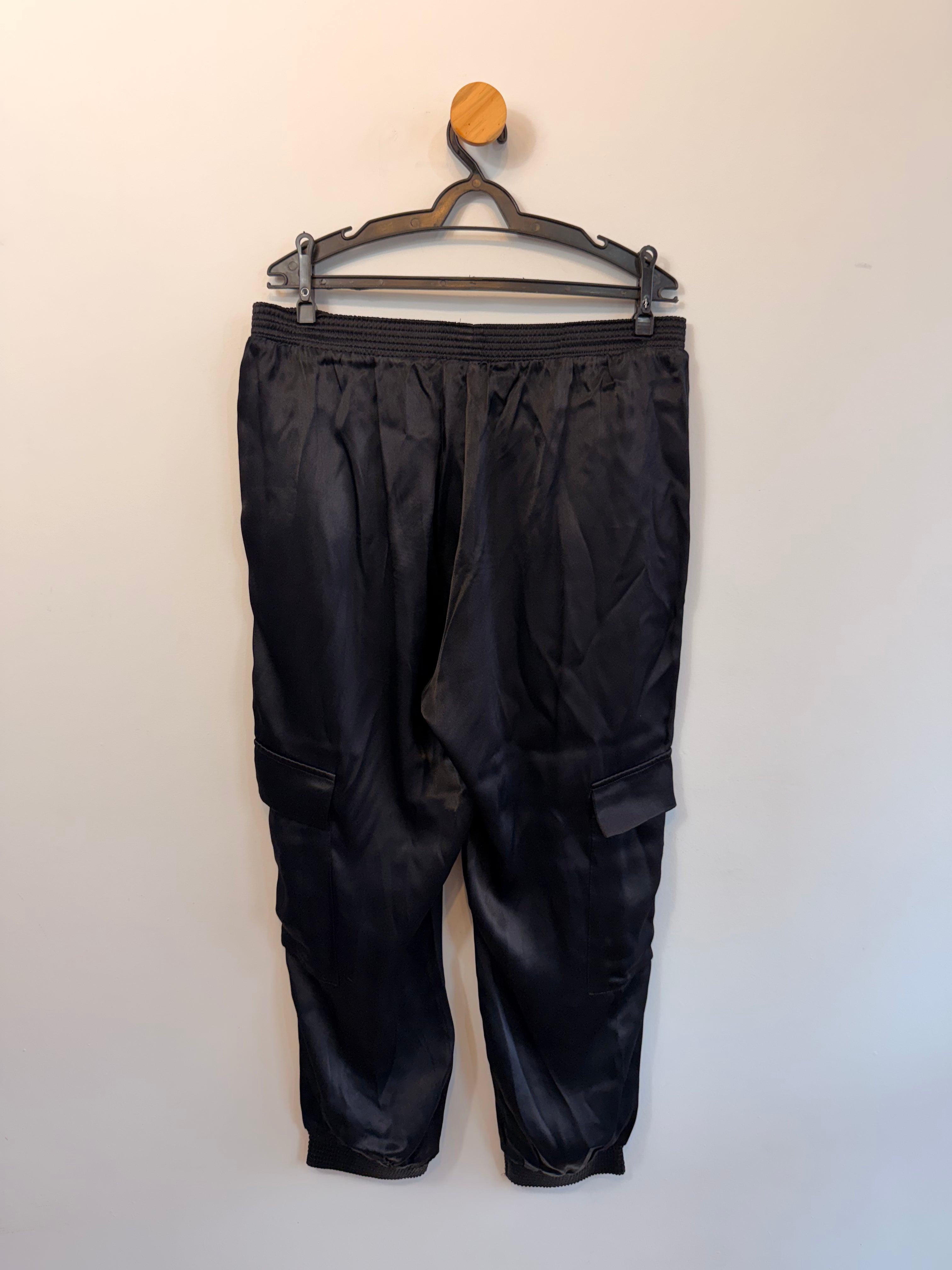 Calça Preta Forum