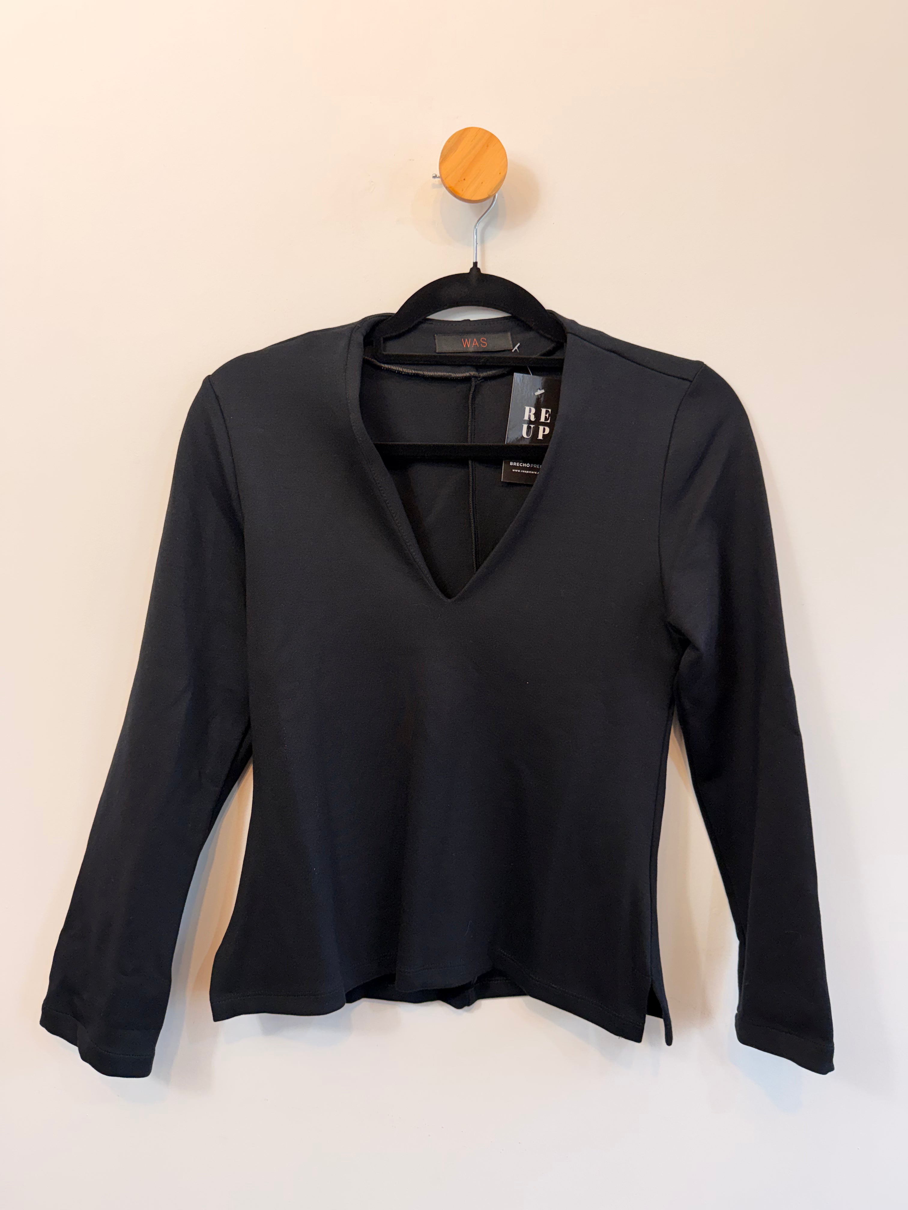 Blusa Preta Decote V WAS