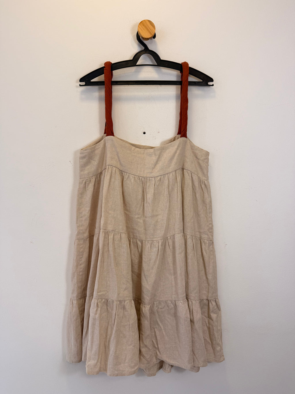 Vestido em Tom Cru Linho Açude