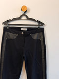 Calça Preta com Detalhe em Couro