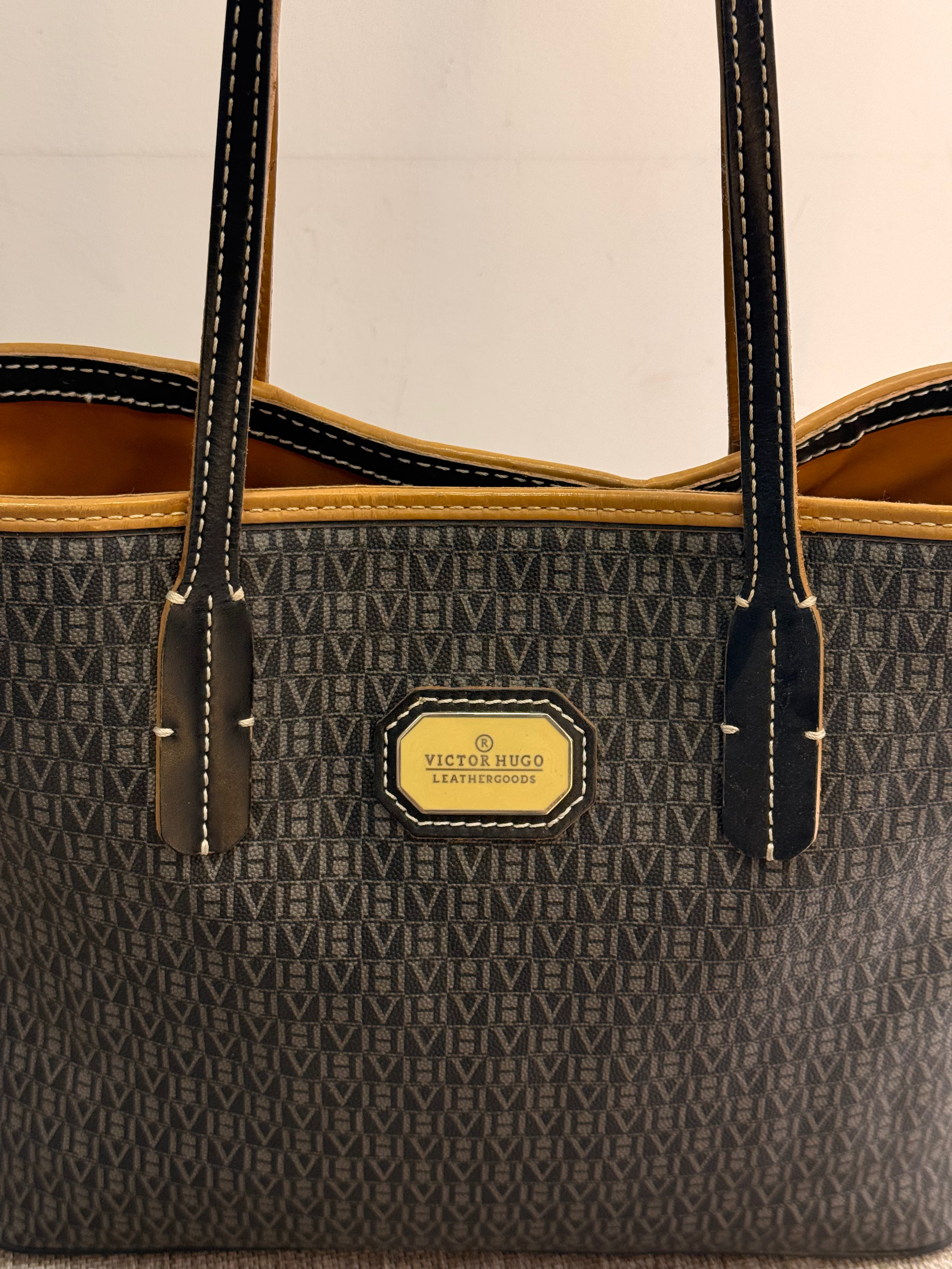 Bolsa Monograma Victor Hugo