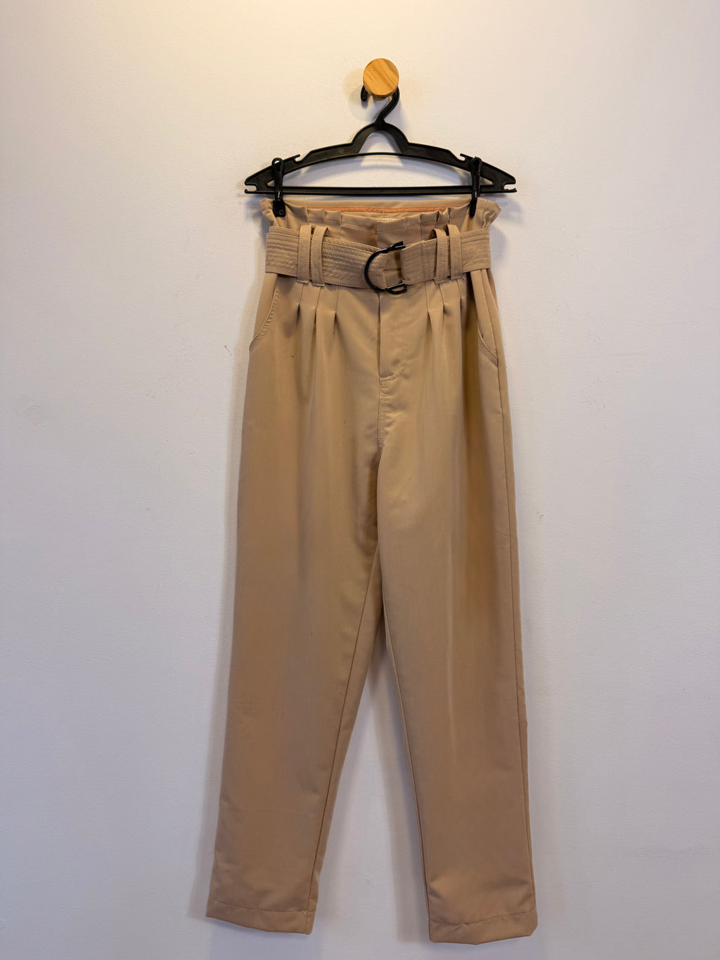 Calça Bege Chez Nous
