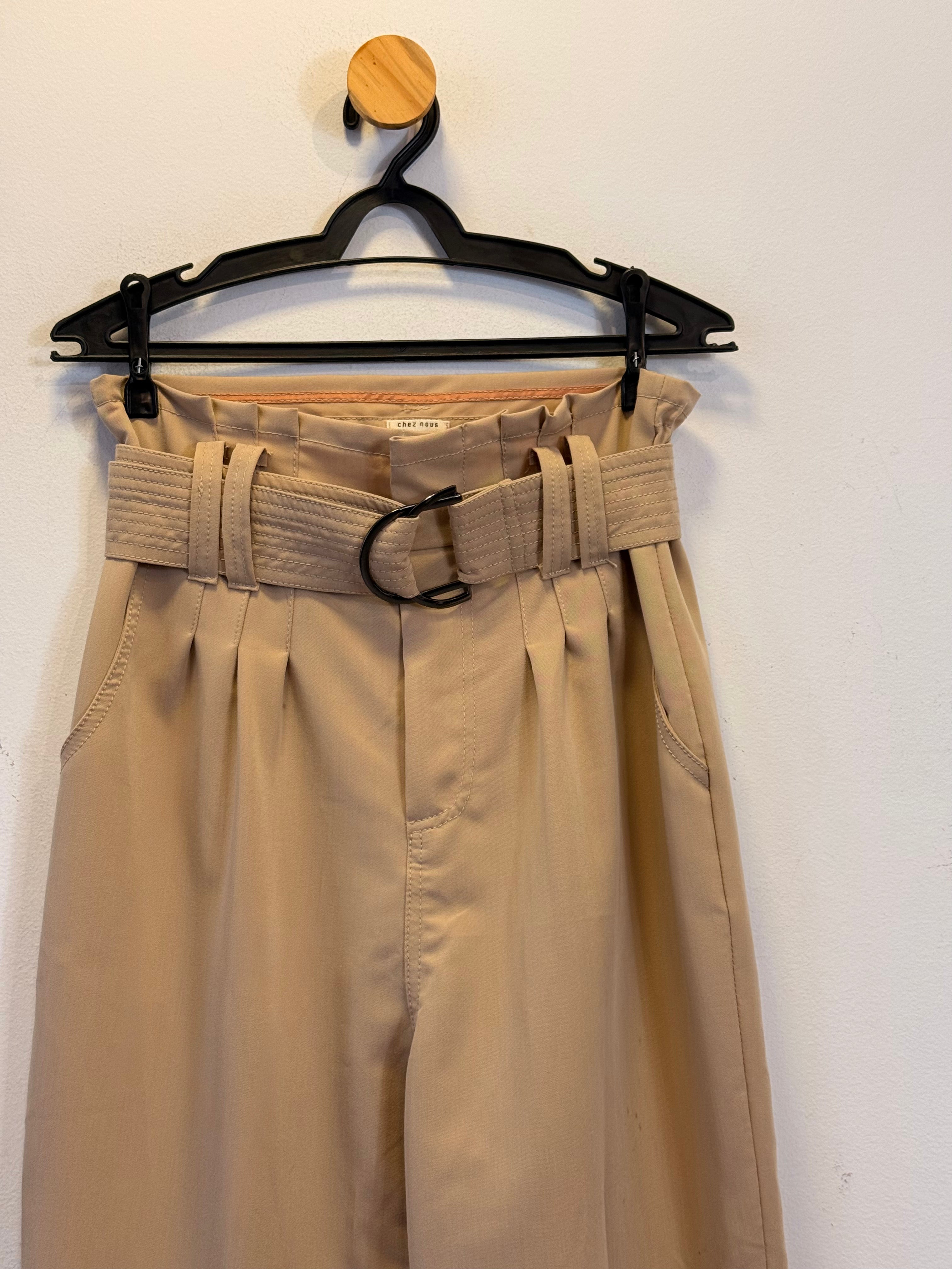 Calça Bege Chez Nous