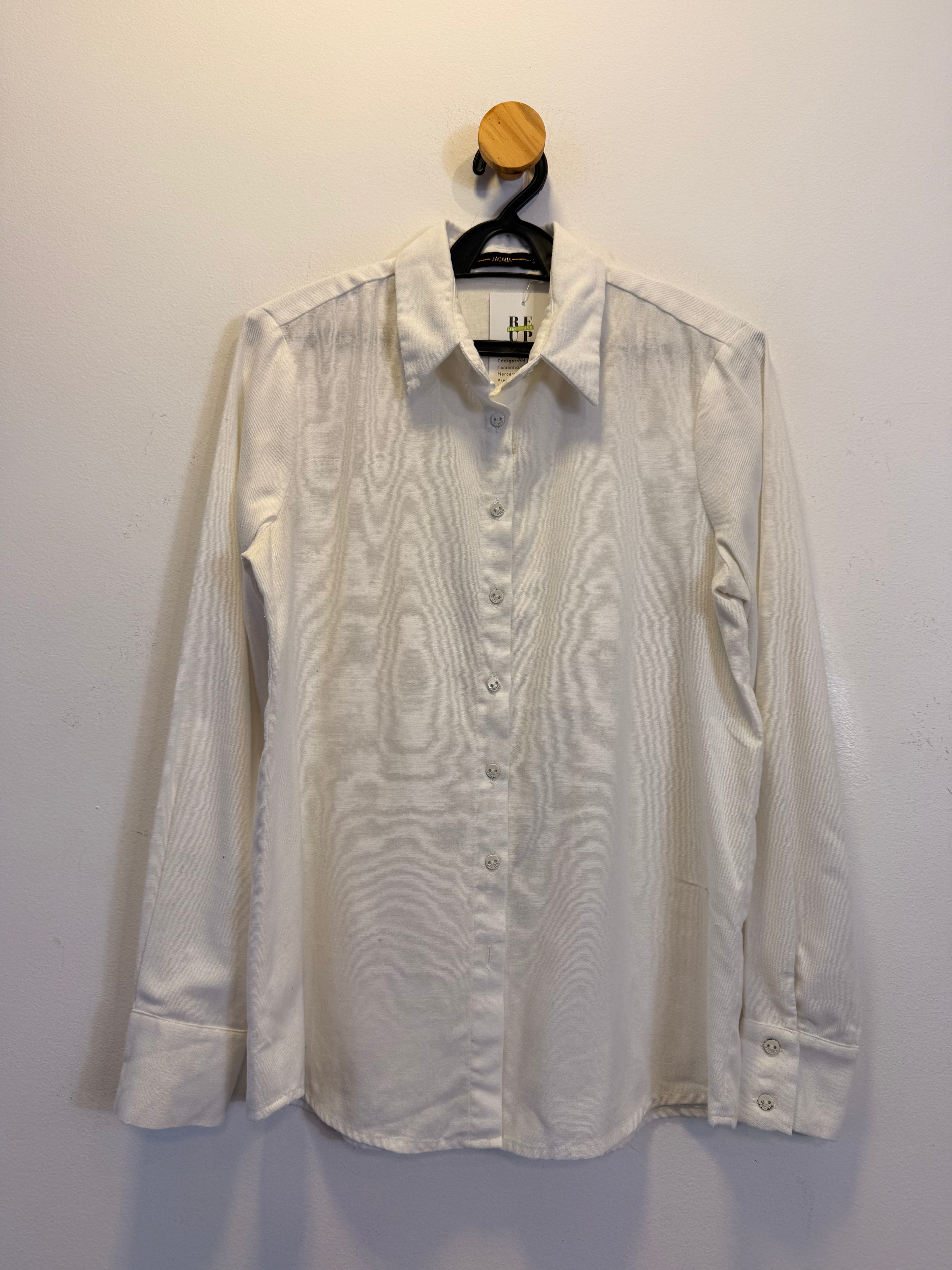 Camisa Branca Sacada com Linho