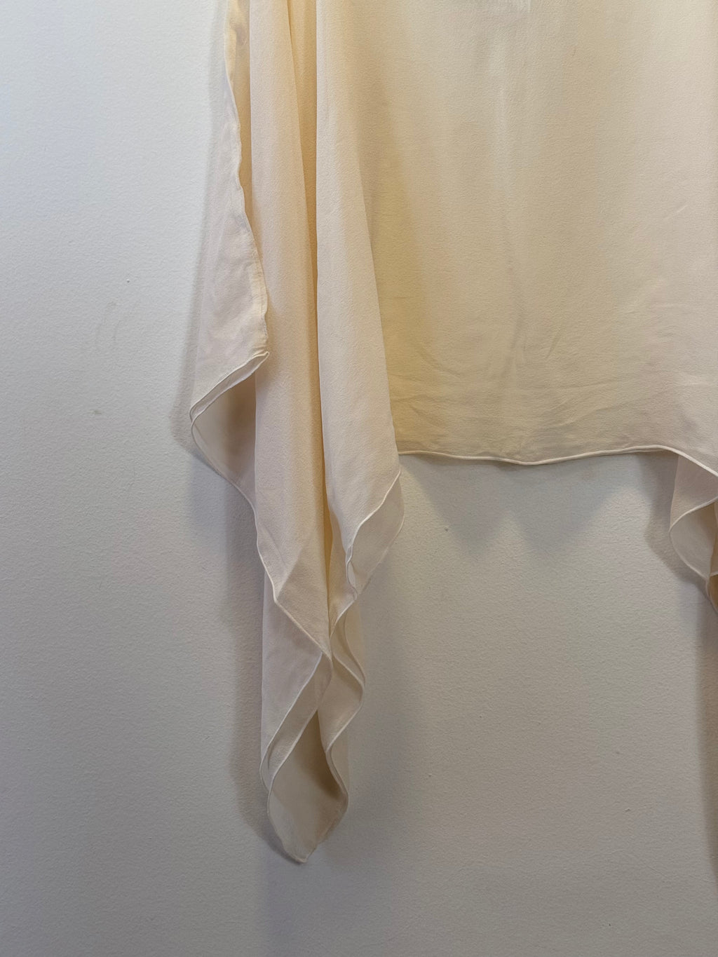 Blusa Off White Manga Alongada