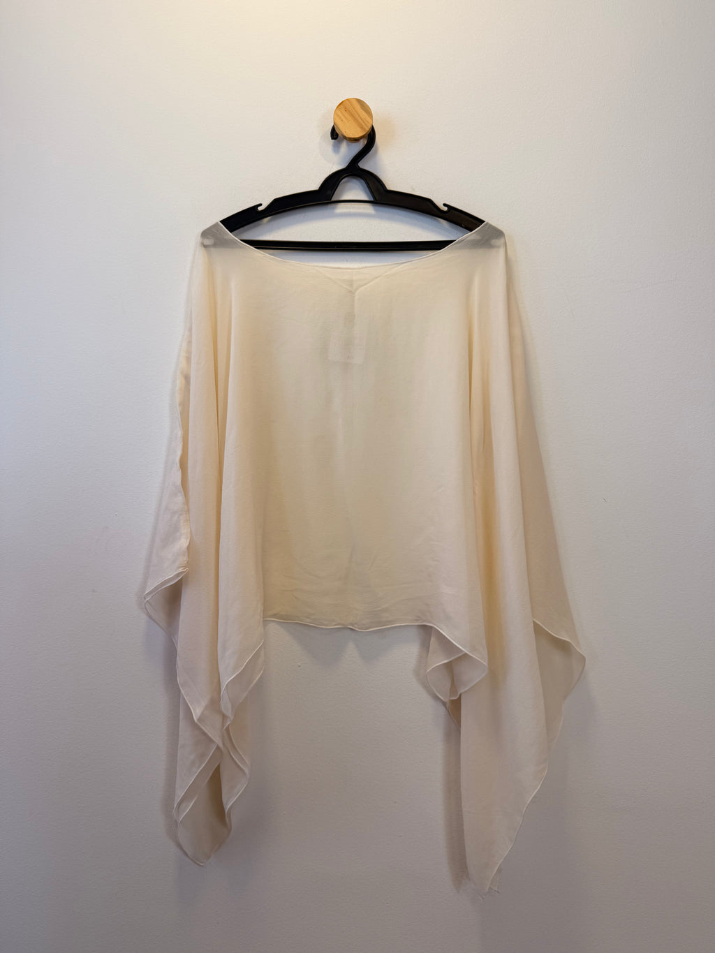 Blusa Off White Manga Alongada