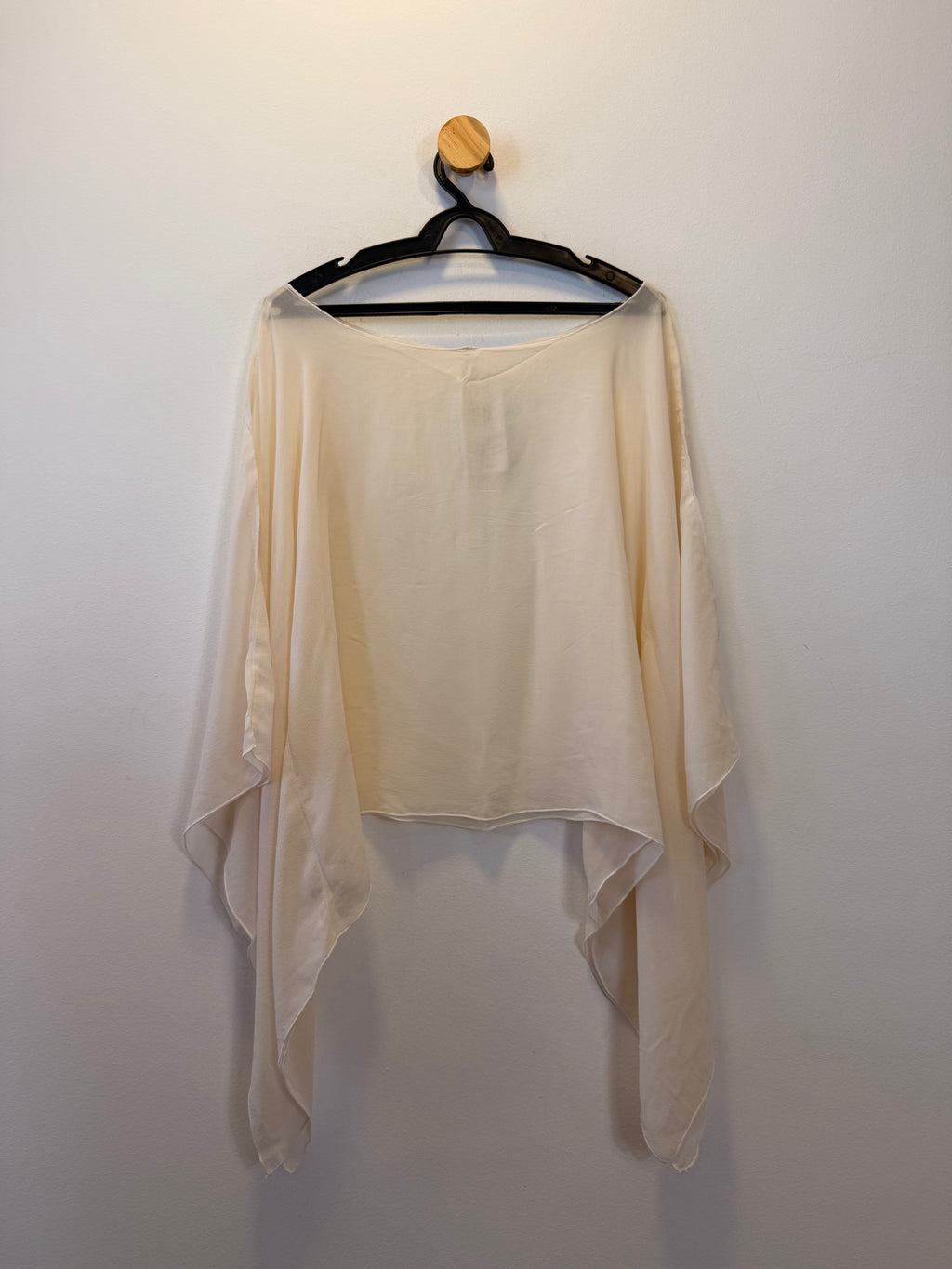 Blusa Off White Manga Alongada