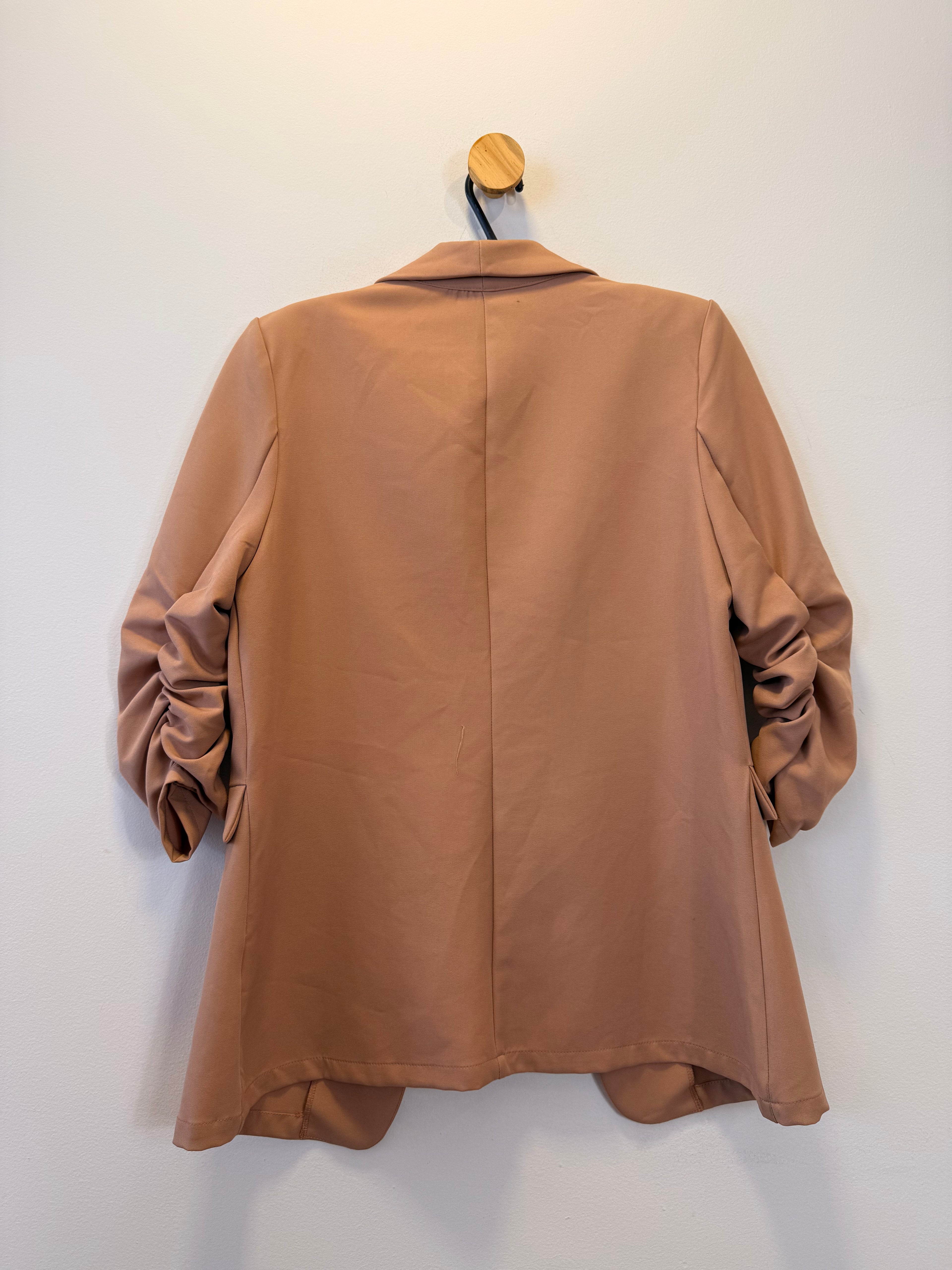 Blazer Alongado com Franzido nas Mangas