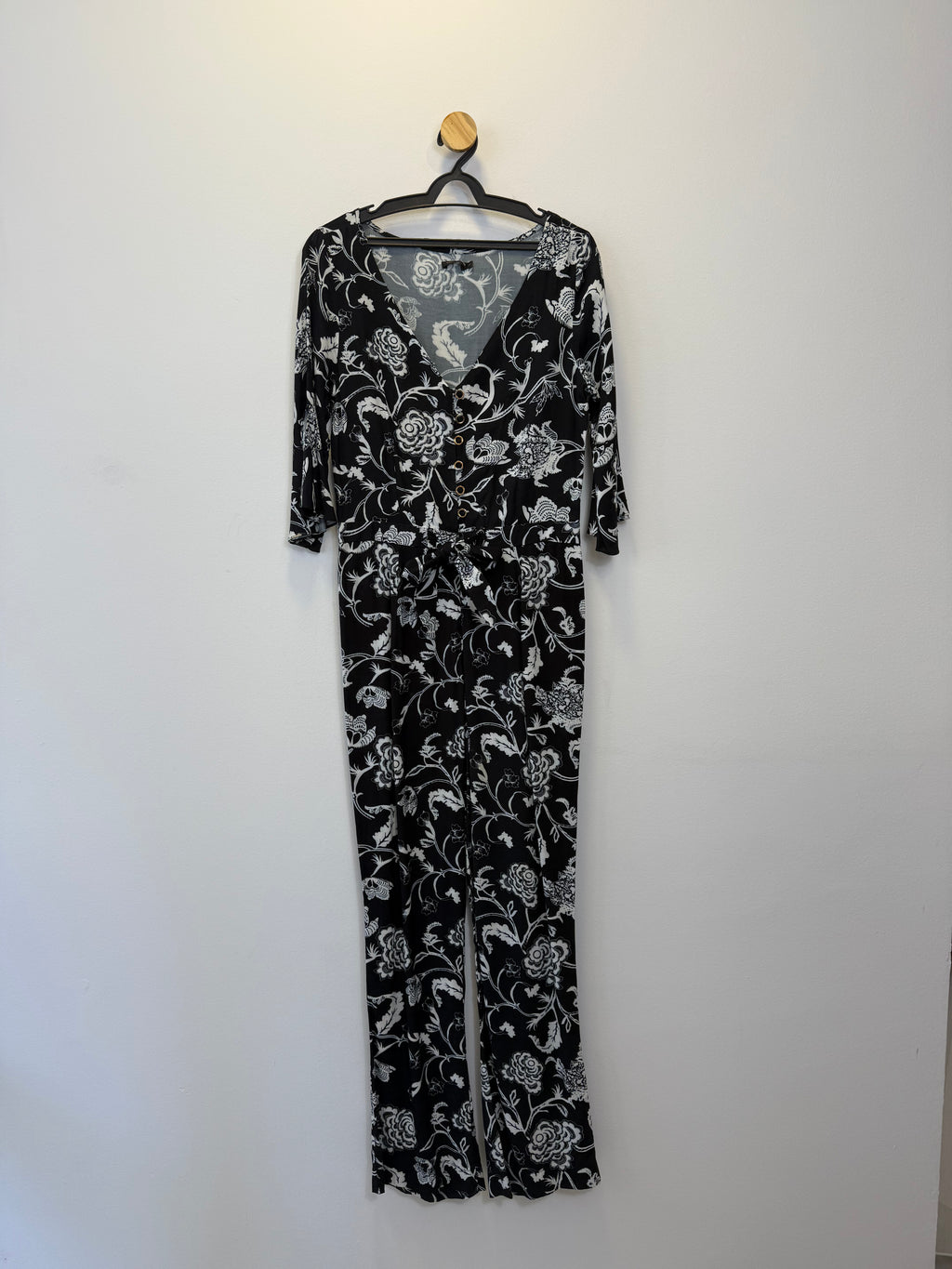 Macacão Floral Preto e Branco
