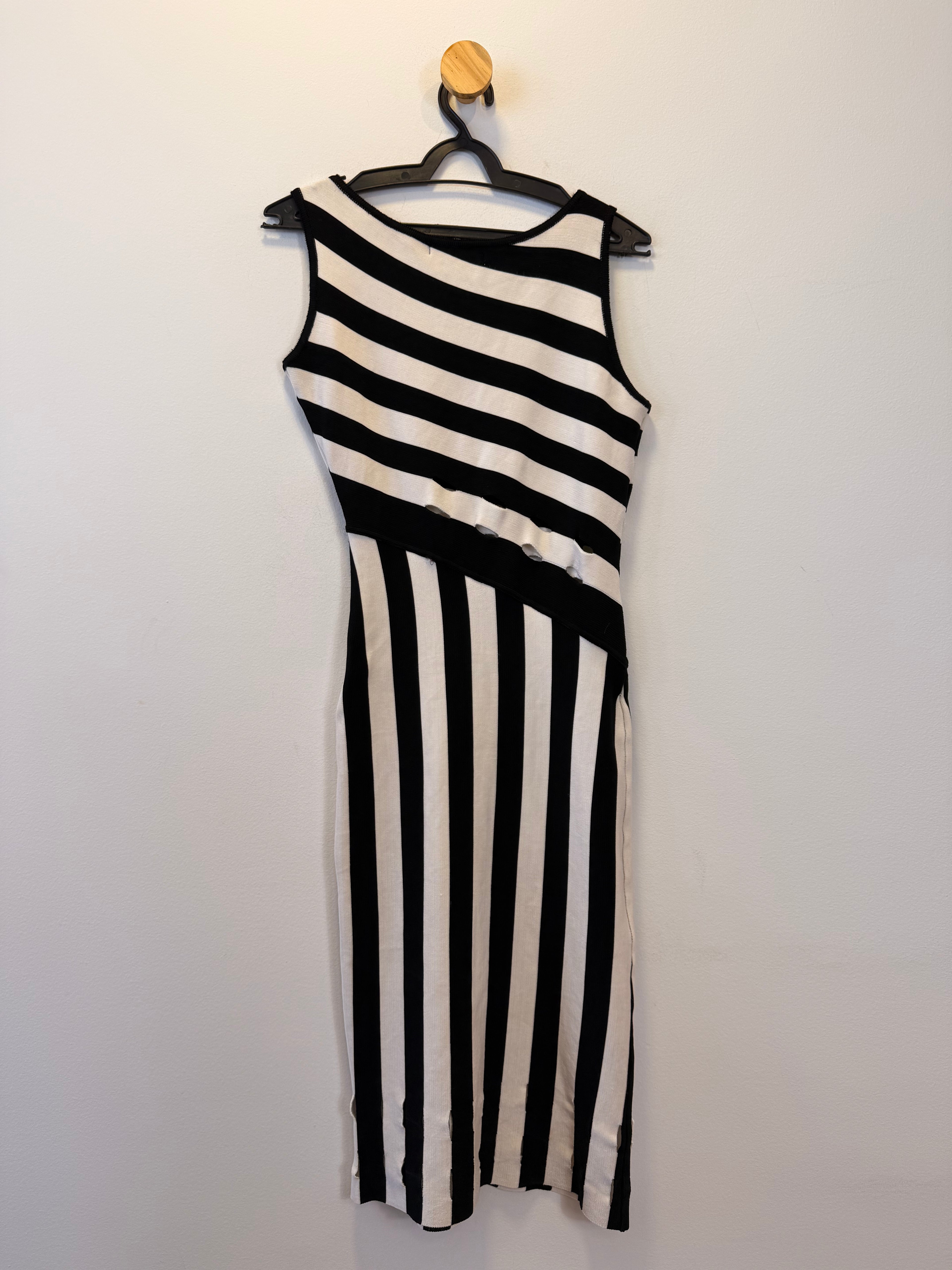 Vestido Listrado Preto e Branco